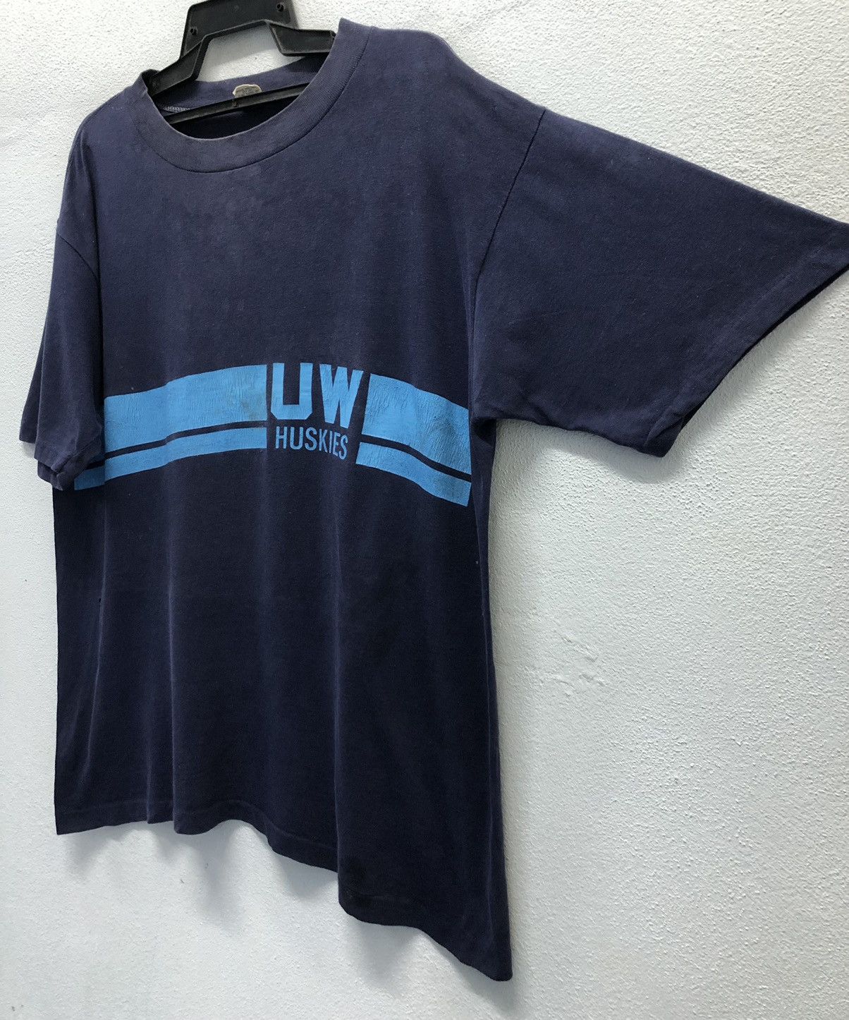 Vintage Vintage Shoreline Sportswear UW Huskies T-Shirt Size US XL / EU 56 / 4 - 5 Thumbnail