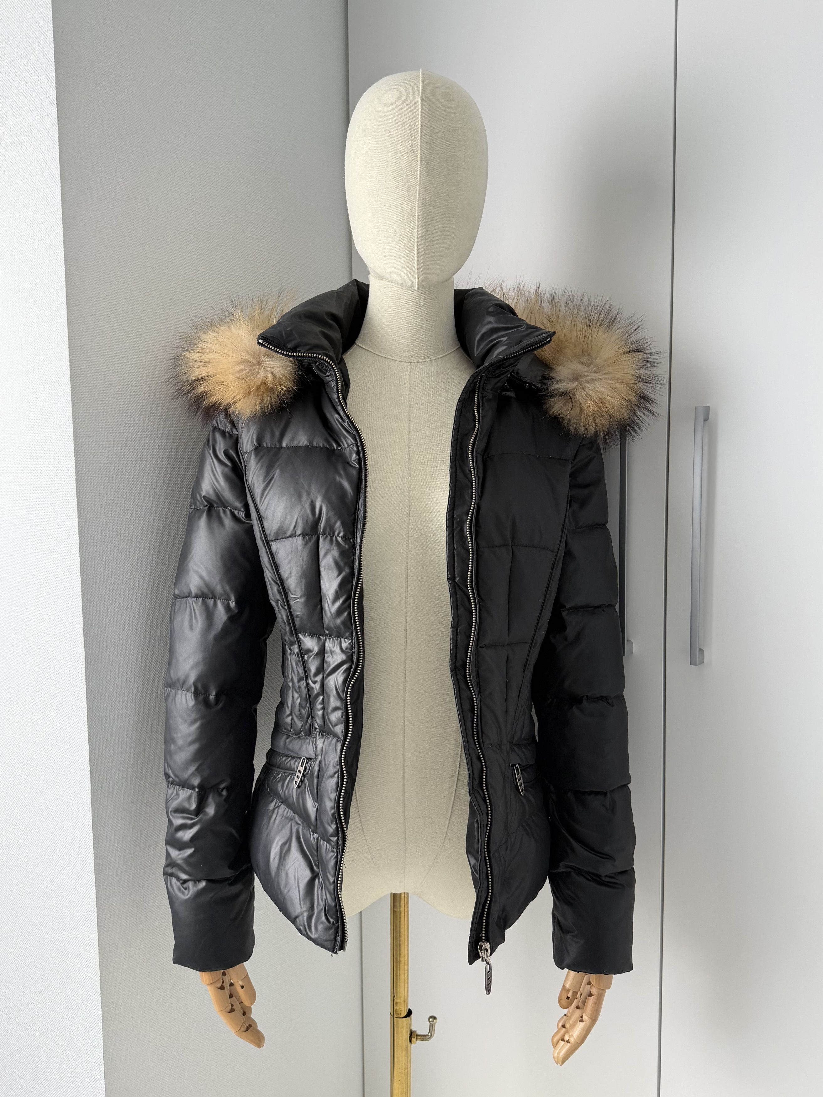 Vintage Y2K Puffer Jacket Women Hooded Quilted Coat Fur Trim Fitted Size S / US 4 / IT 40 - 4 Thumbnail