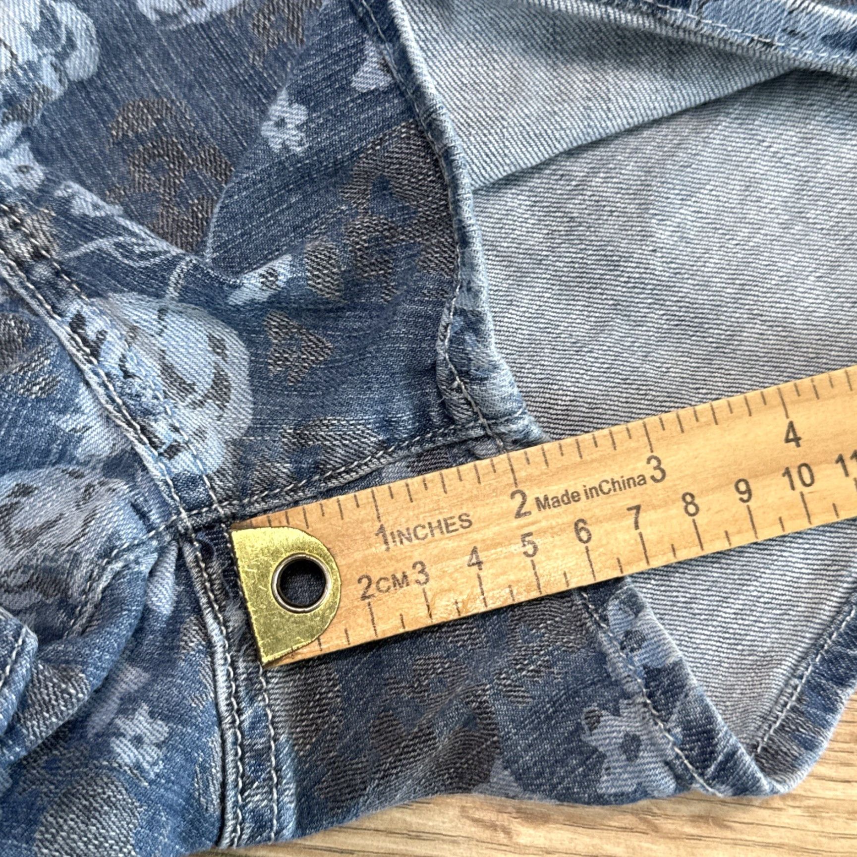 Vintage VINTAGE Rock & Republic Women's Jean Shorts 16 Floral Print Stretch Denim Mid Rise 8.5-10.5in Summer Casual Size 38" / US 16 / IT 52 - 6 Thumbnail