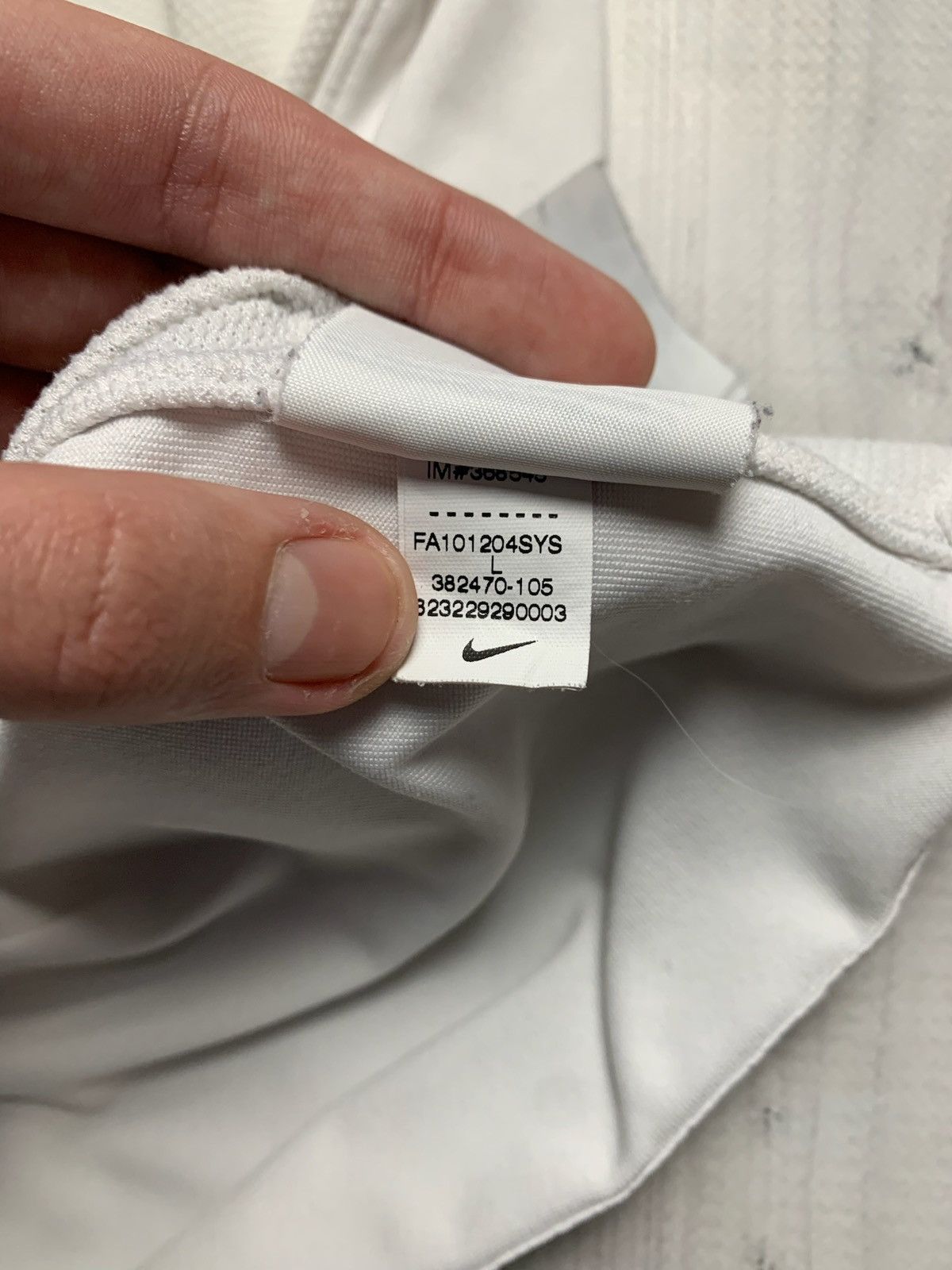 Nike × Vintage Vintage Nike Manchester United soccer jersey size L white Size US L / EU 52-54 / 3 - 7 Thumbnail