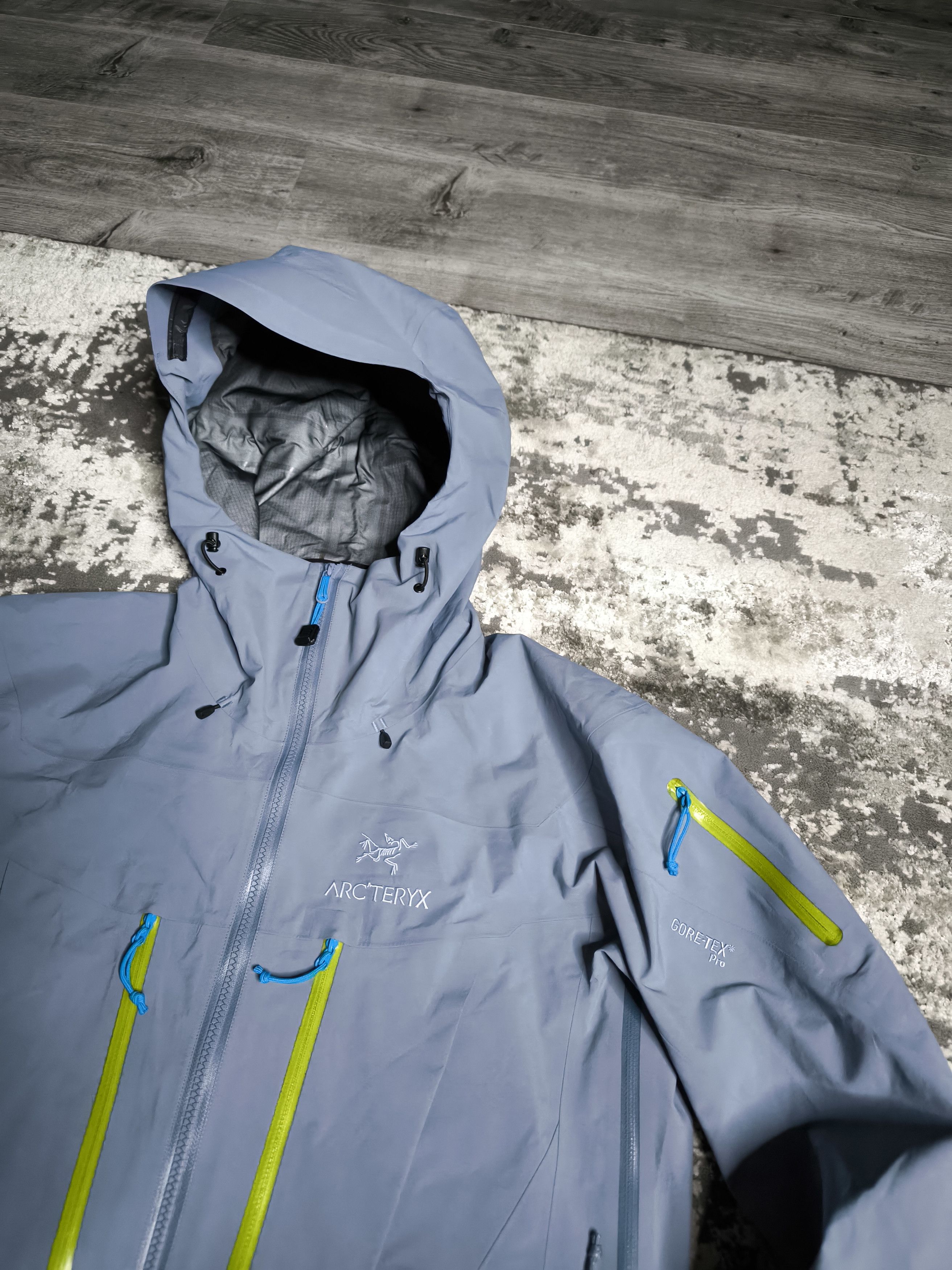 Arc'teryx Men's Arcteryx Alpha SV GORETEX PRO Jacket Size S Arc'teryx Size US S / EU 44-46 / 1 - 8 Thumbnail