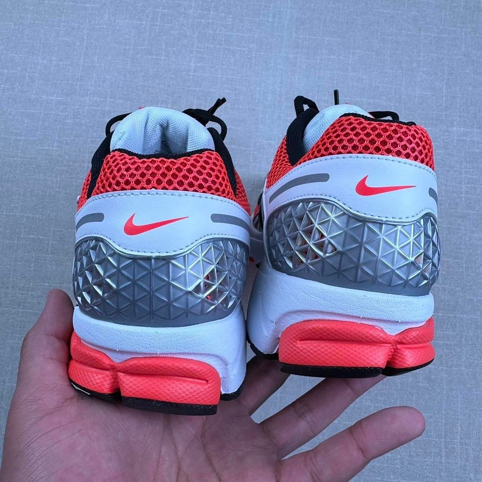 Nike Nike Zoom Vomero 5 "Bright Crimson" Men 8.5 Size US 8.5 / EU 41-42 - 5 Thumbnail