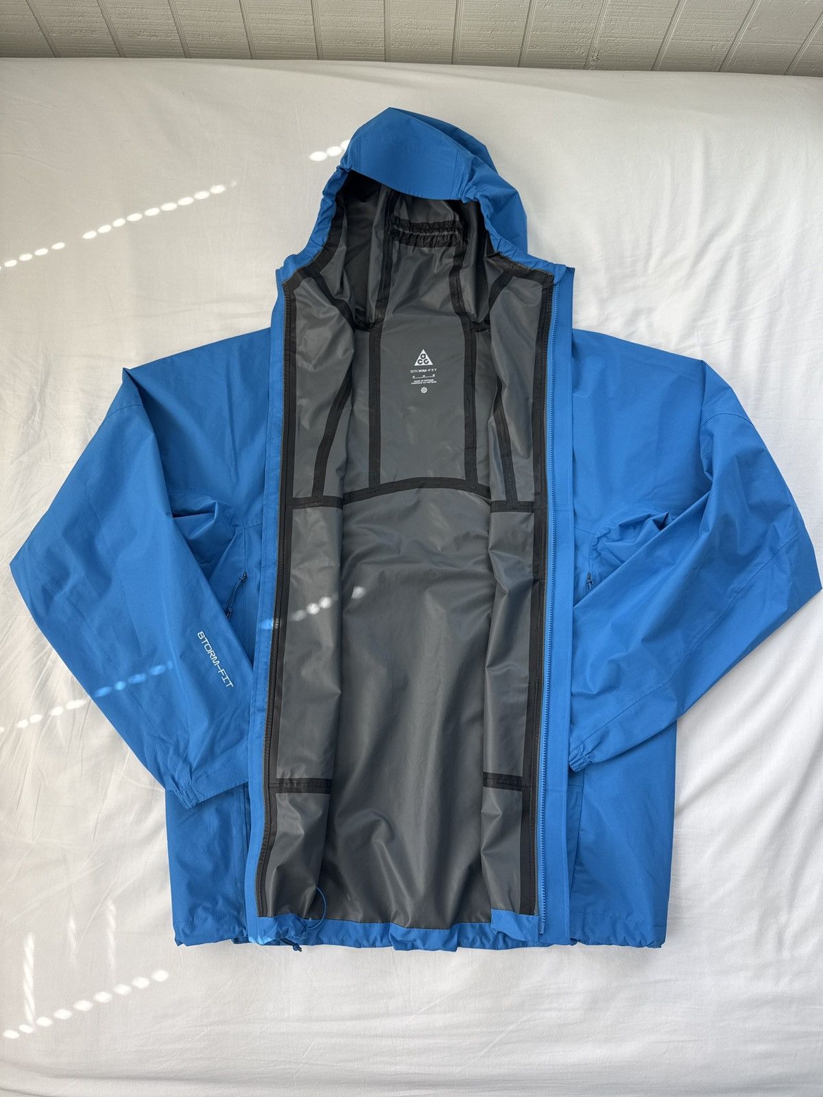 Nike ACG Nike ACG Storm Fit Cascade Rains Waterproof Jacket Blue Size US M / EU 48-50 / 2 - 7 Thumbnail