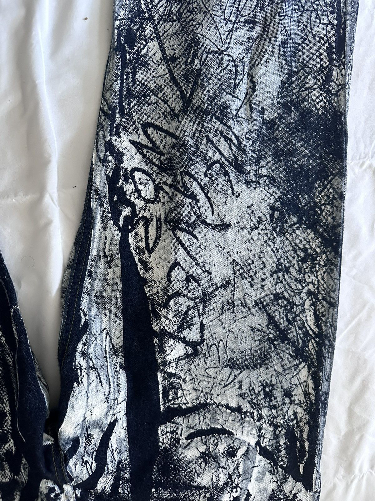 Alexander McQueen Alexander McQueen A/W 2000 Hand Painted Denim RARE Size US 34 / EU 50 - 2 Thumbnail