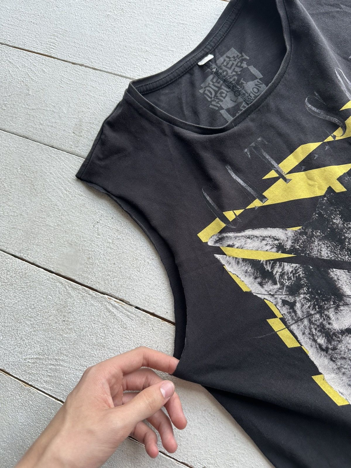 Diesel 🚨Men’s Diesel Tank Top Sleeveless Streetwear Vintage Size M Size US M / EU 48-50 / 2 - 4 Thumbnail