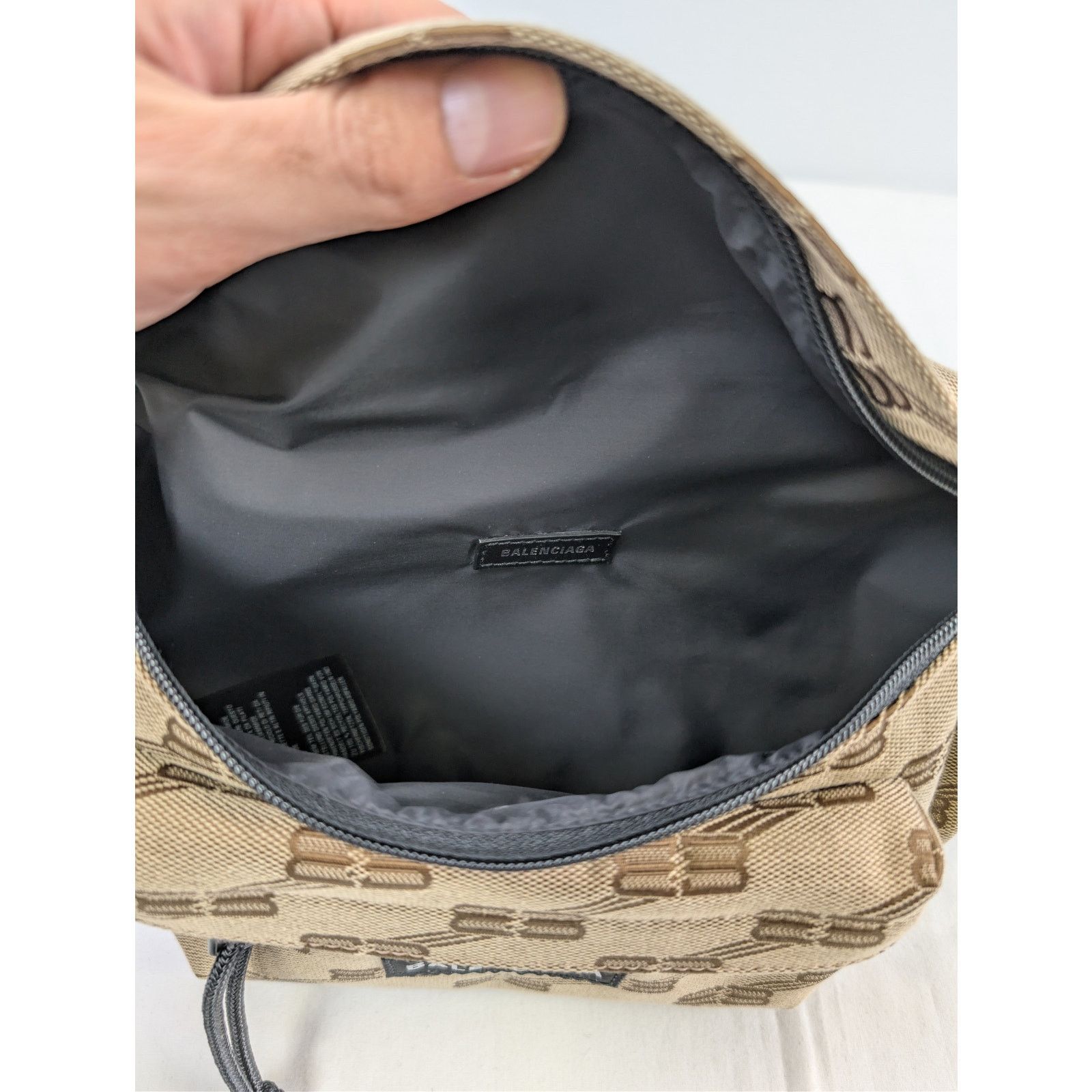 Balenciaga o1rshd1 Size: OS/ BB monogram jacquard canvas Belt Bag Brown Size ONE SIZE - 10 Thumbnail