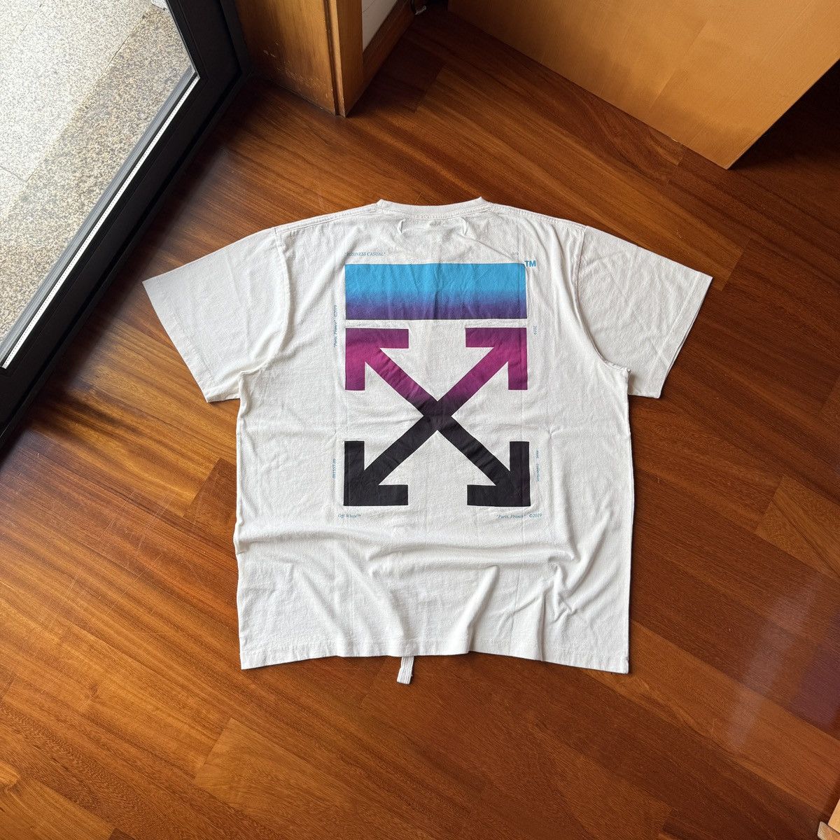 Off-White Off-White baggy gradient arrows tee fw19 Size US XL / EU 56 / 4 - 1 Thumbnail