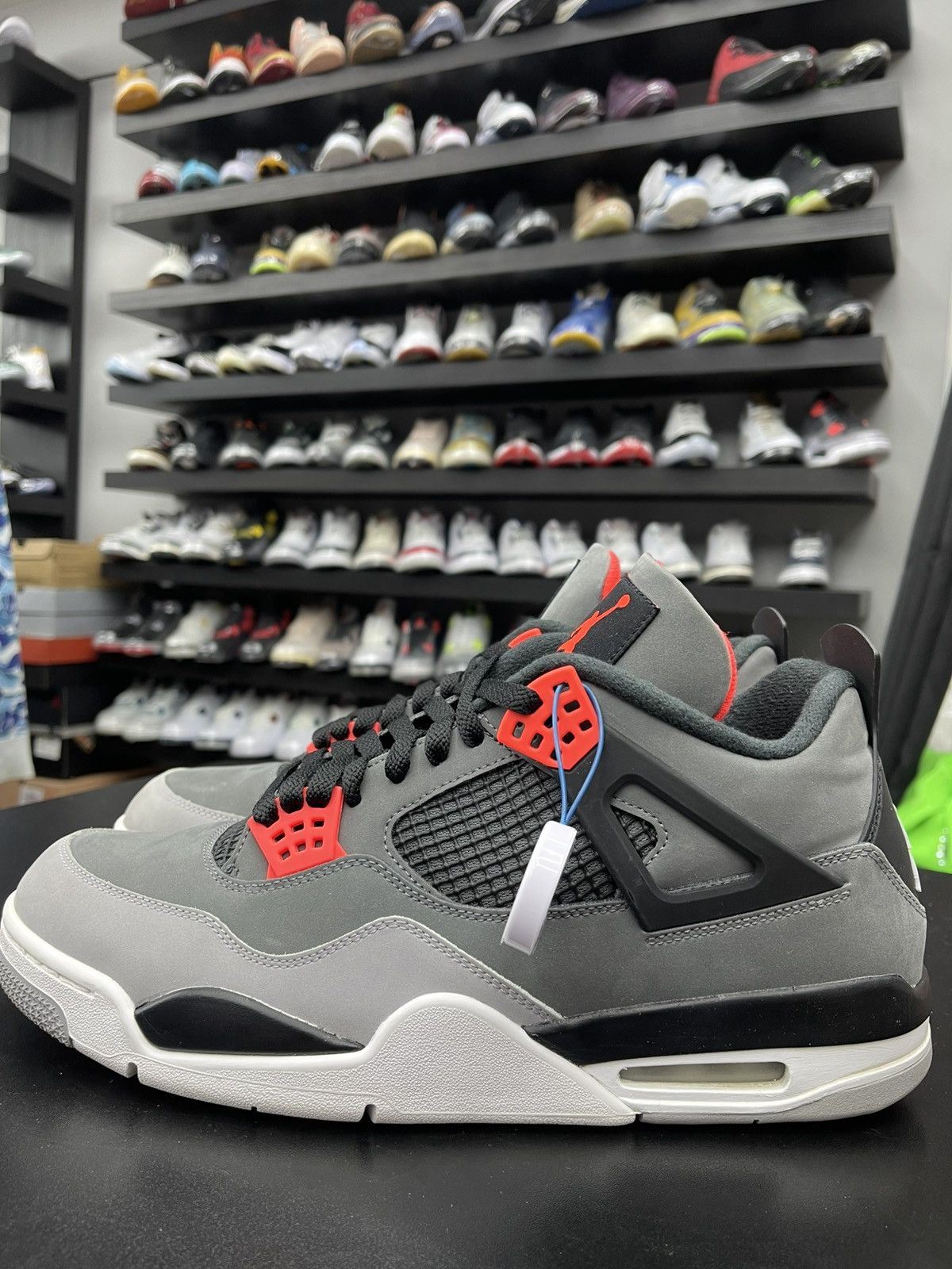 Jordan Brand Size 13 - Jordan 4 Retro Infrared Size US 13 / EU 46 - 1 Thumbnail