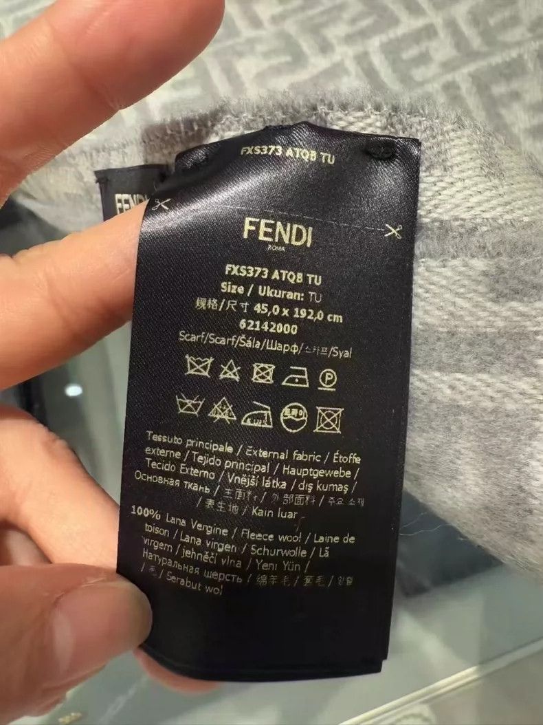 Other FENDI Big scarf shawl Size ONE SIZE - 5 Thumbnail