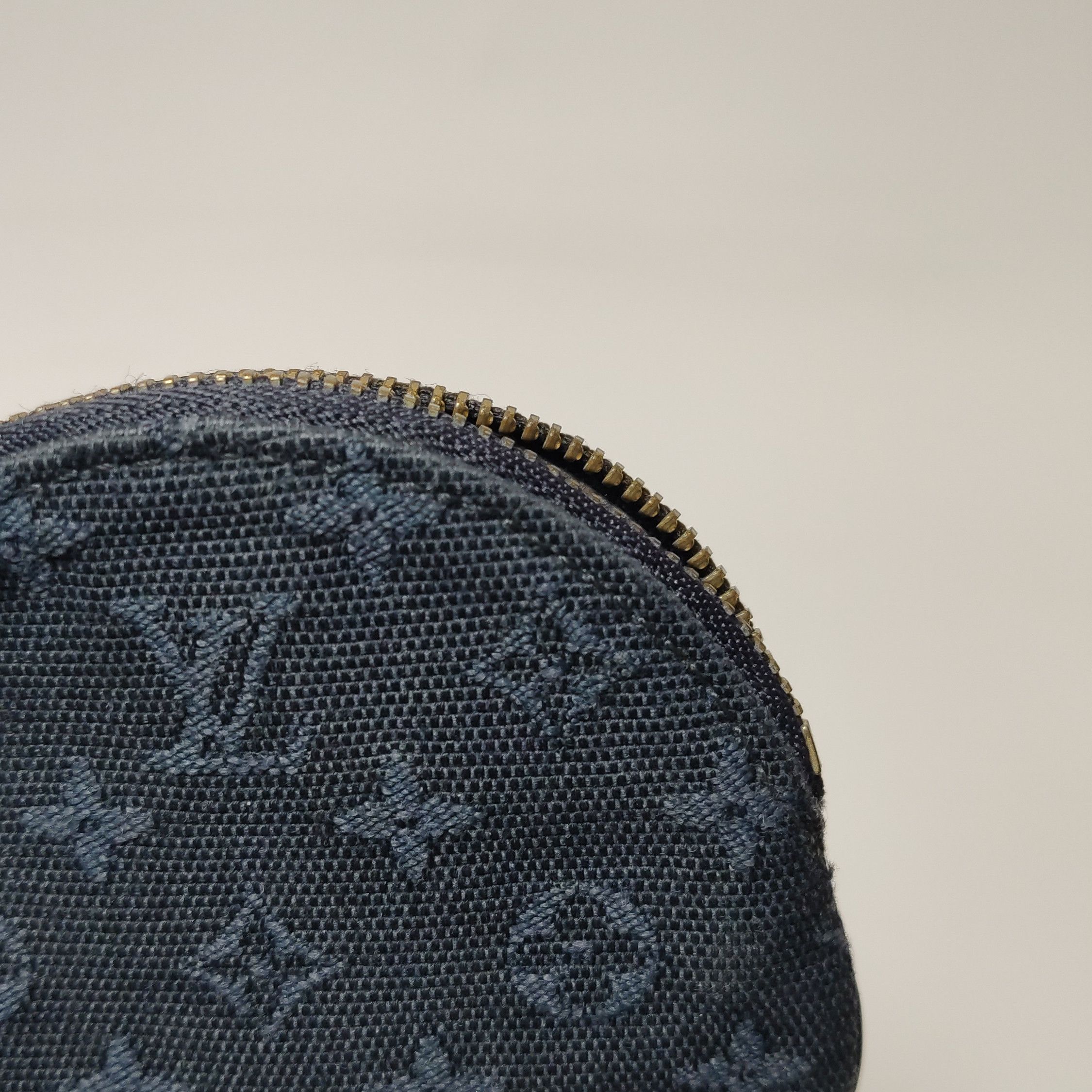 Louis Vuitton Louis Vuitton (LV) canvas monogram coin purse -y2506 Size ONE SIZE - 6 Thumbnail
