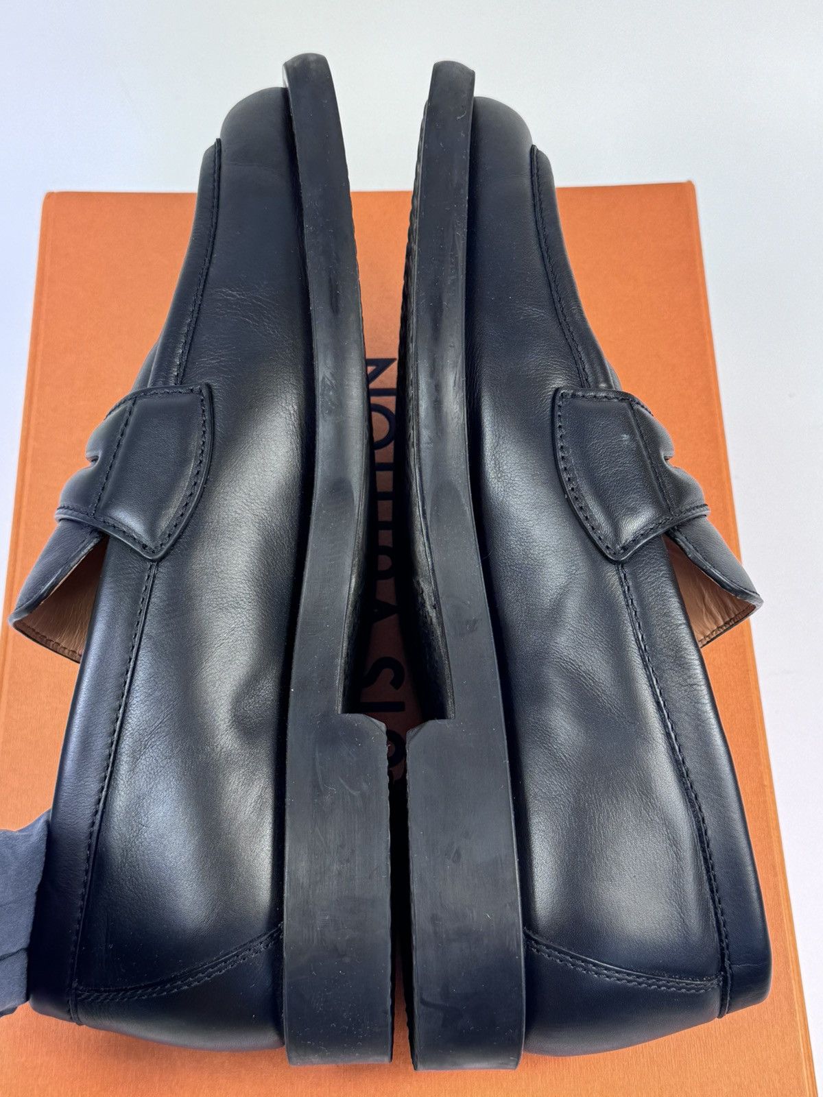 Louis Vuitton LOGO LEATHER LOAFERS Size US 9 / EU 42 - 5 Thumbnail