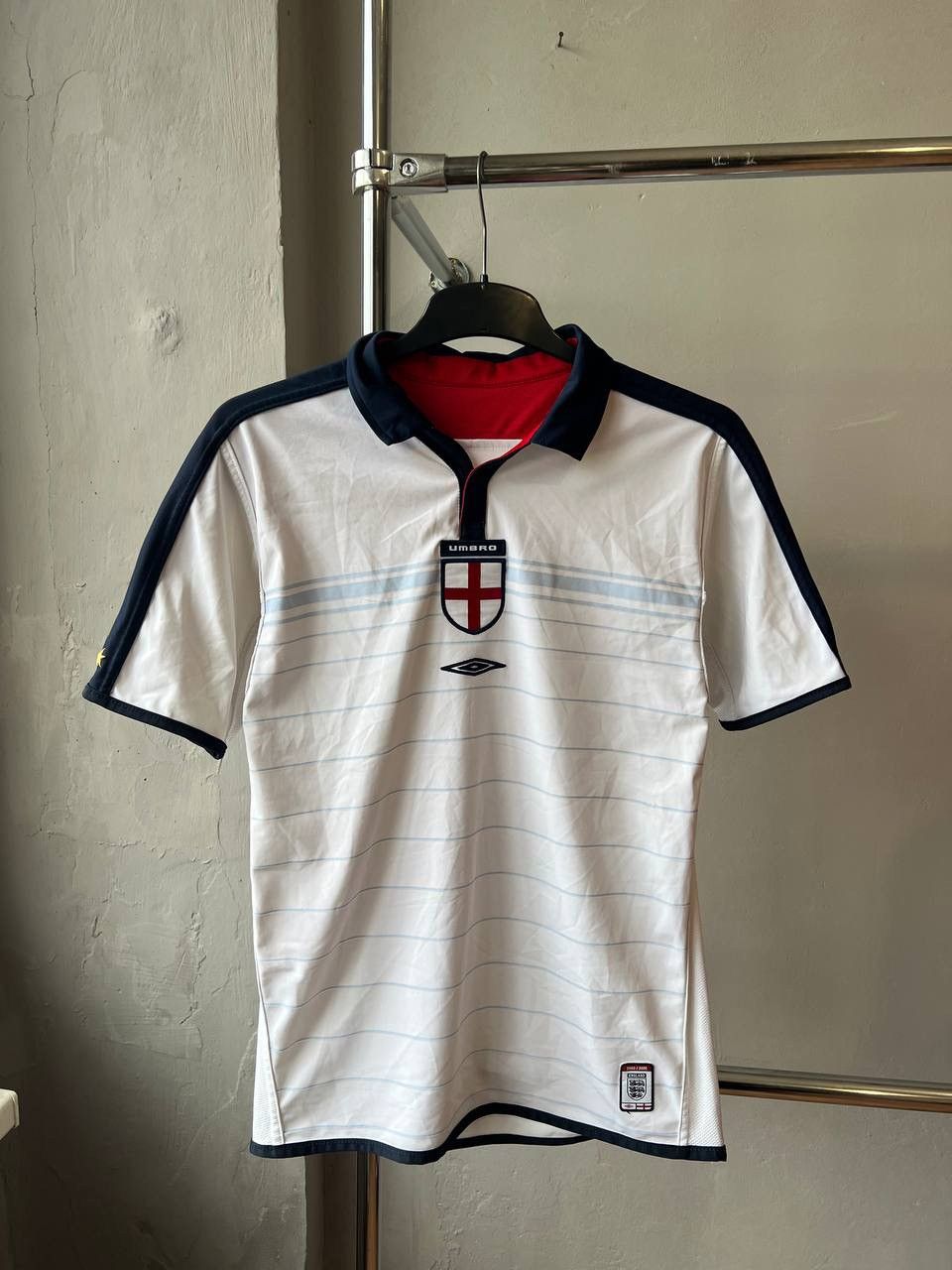 Umbro 2003/05 ENGLAND TEAM HOME SOCCER JERSEY FOOTBALL SHIRT SZ S Size US S / EU 44-46 / 1 - 2 Thumbnail