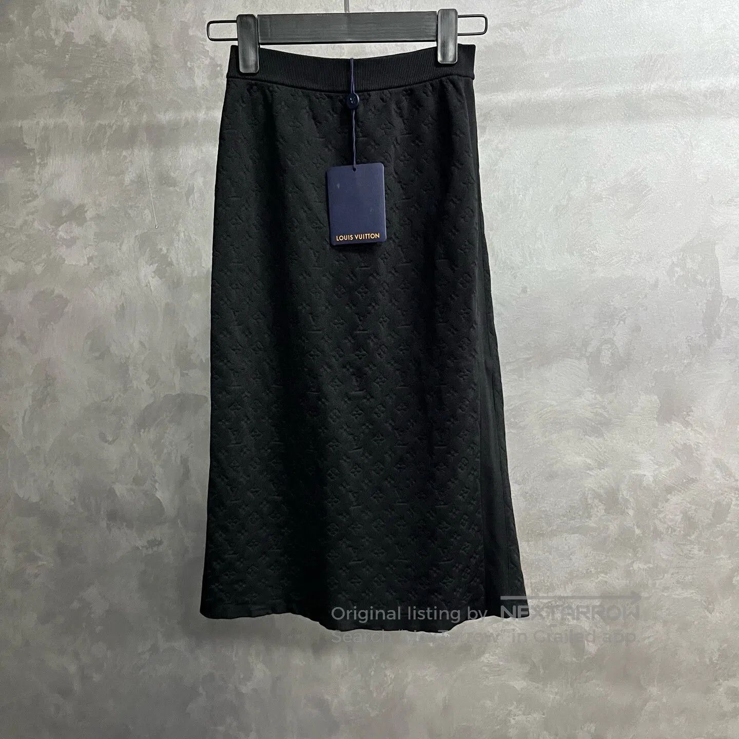 Louis Vuitton Louis Vuitton size s Solid-color jacquard medium-length hal Size 26" / US 2 / IT 38 - 1 Thumbnail