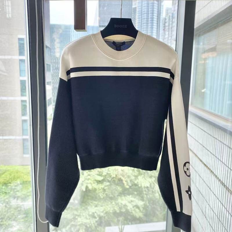 Louis Vuitton Louis Vuitton Geometric Jacquard Crewneck Sweater Size S Size S / US 4 / IT 40 - 1 Thumbnail