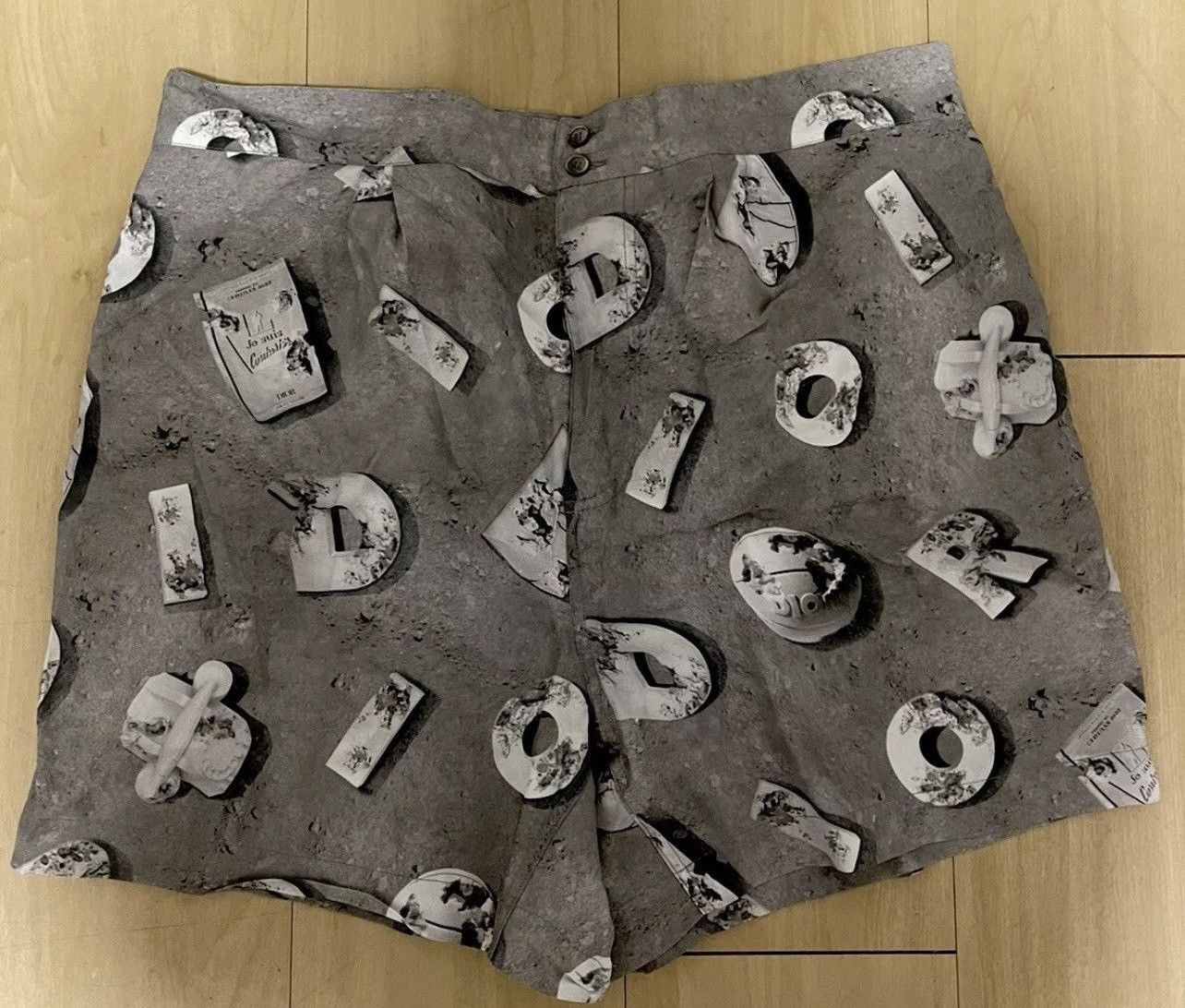 image of Dior X Daniel Arsham Shorts Size 46 / 30 / S in Grey, Men's