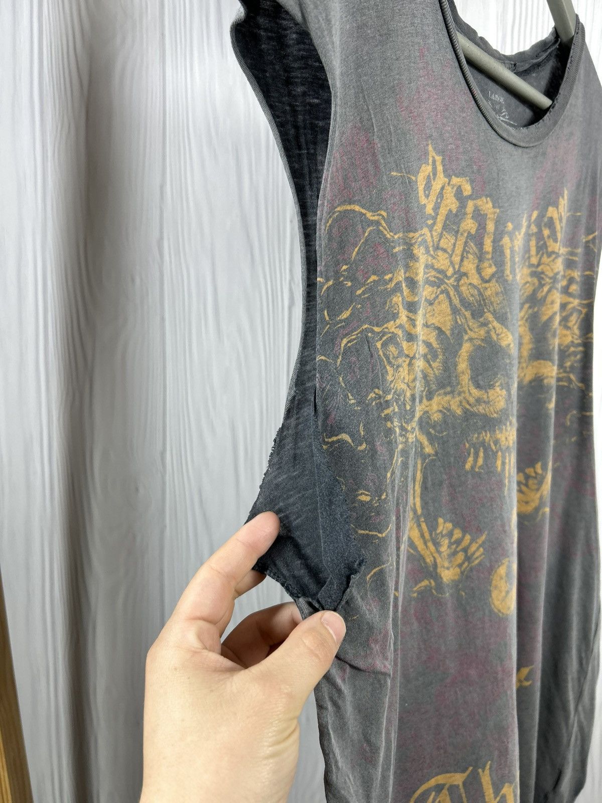 Affliction × Vintage Vintage Y2K Affliction Distressed Torn Sunfaded Tank Top L Size US L / EU 52-54 / 3 - 16 Thumbnail