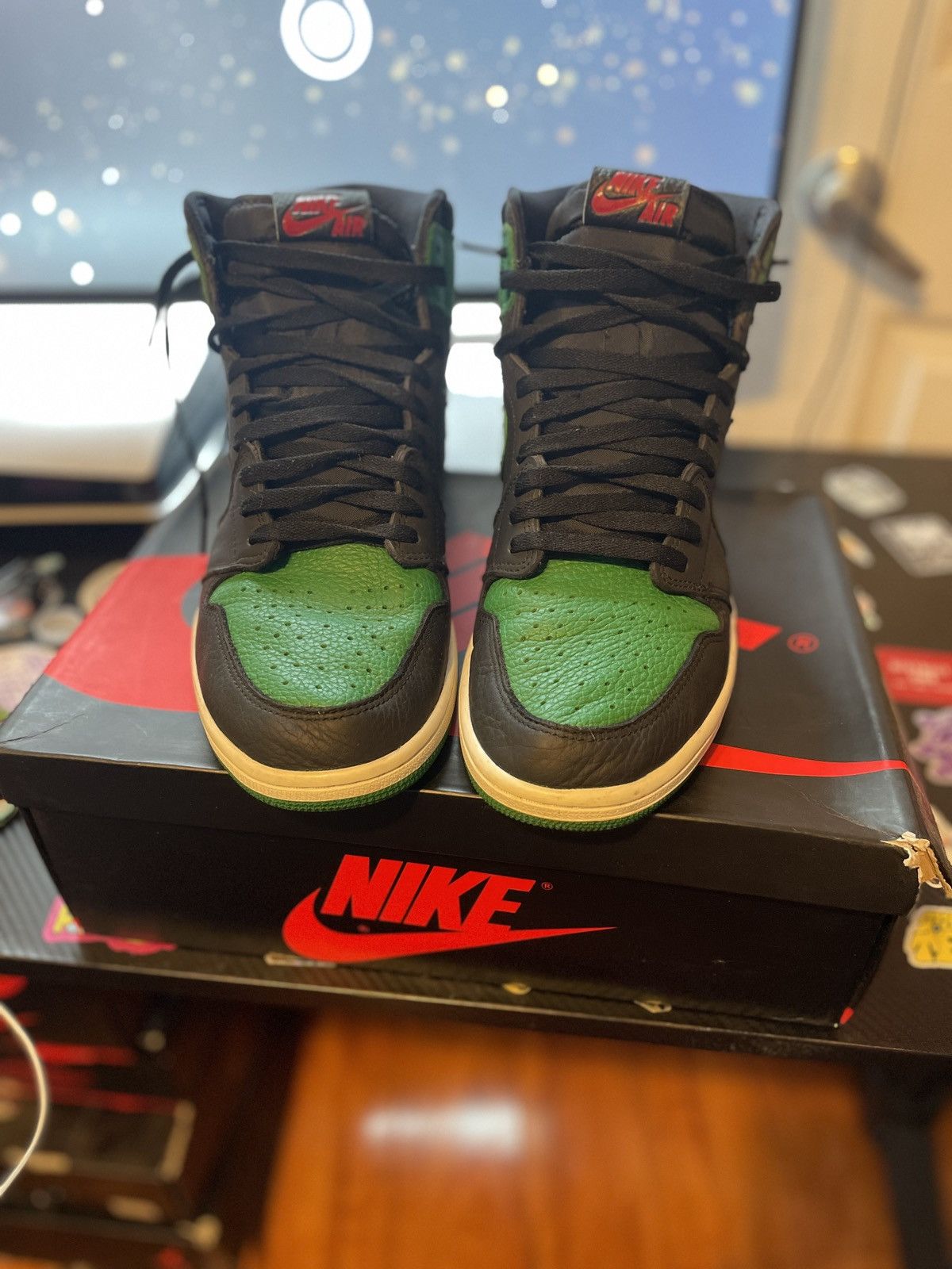 Jordan Brand × Nike Pine Green Air Jordan 1 Size US 13 / EU 46 - 1 Thumbnail