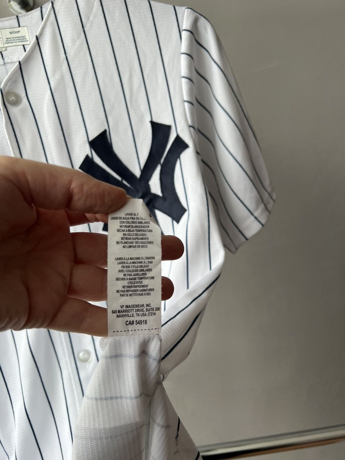 Majestic NY NEW YORK YANKEES #99 AARON JUDGE MLB BASEBALL JERSEYSHIRT Size US S / EU 44-46 / 1 - 9 Thumbnail