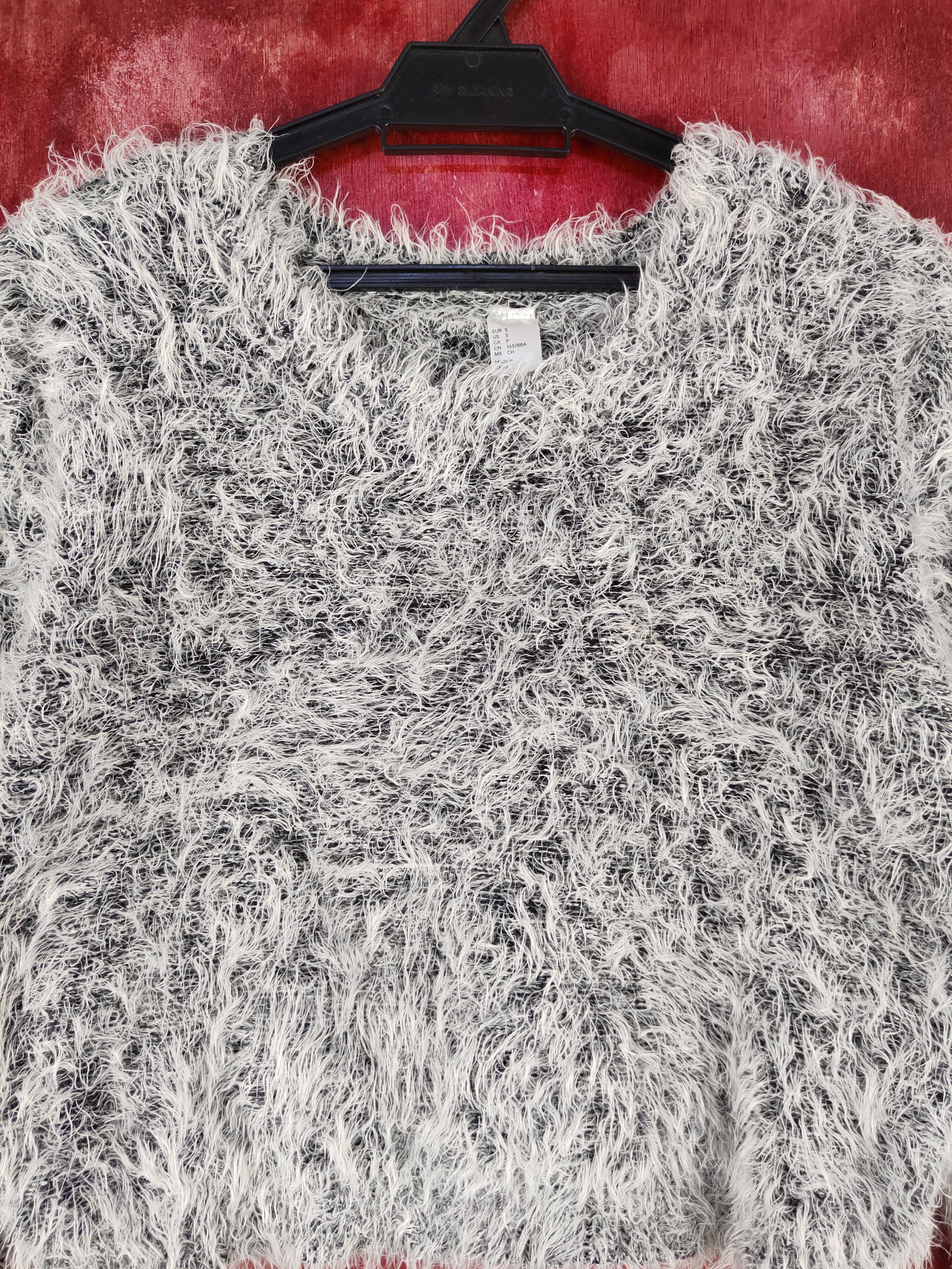 Japanese Brand H&M White Navy Shag Shaggy Fur Mohair Knitwear #S2106 Size S / US 4 / IT 40 - 2 Thumbnail