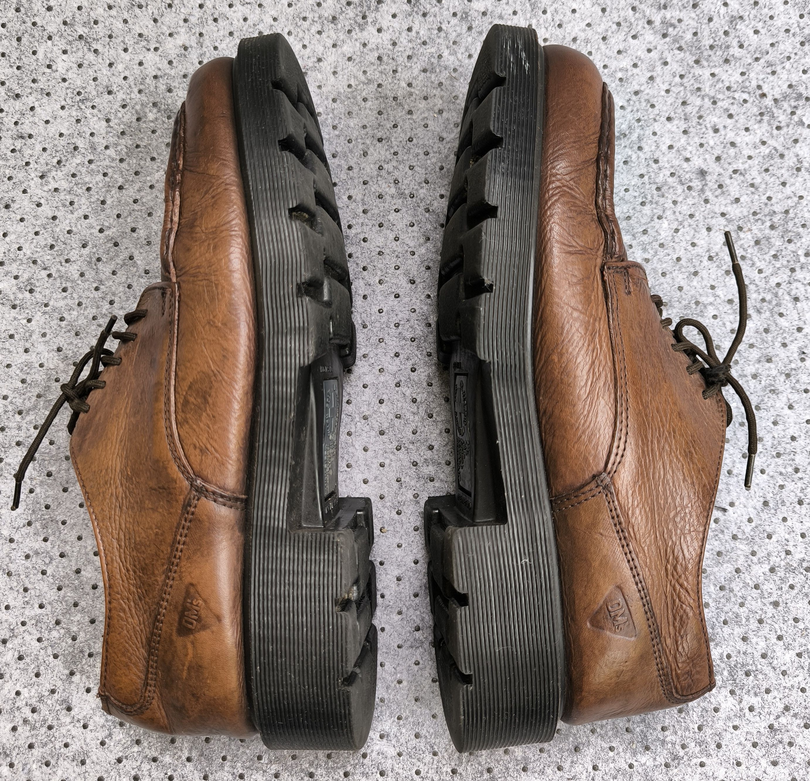 Dr. Martens DR. MARTENS lace ups square toe low top boot Size US 9 / EU 42 - 7 Thumbnail