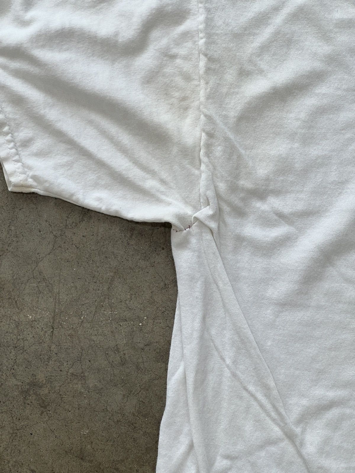 Vintage Vintage Blood Donation Starve a Mosquito Distressed Tee XL Size US XL / EU 56 / 4 - 9 Thumbnail