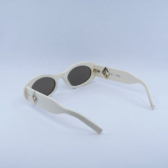 Dior Dior CD DIAMOND R1I 50F0 Sunglasses - Ivory Frame Size ONE SIZE - 11 Thumbnail