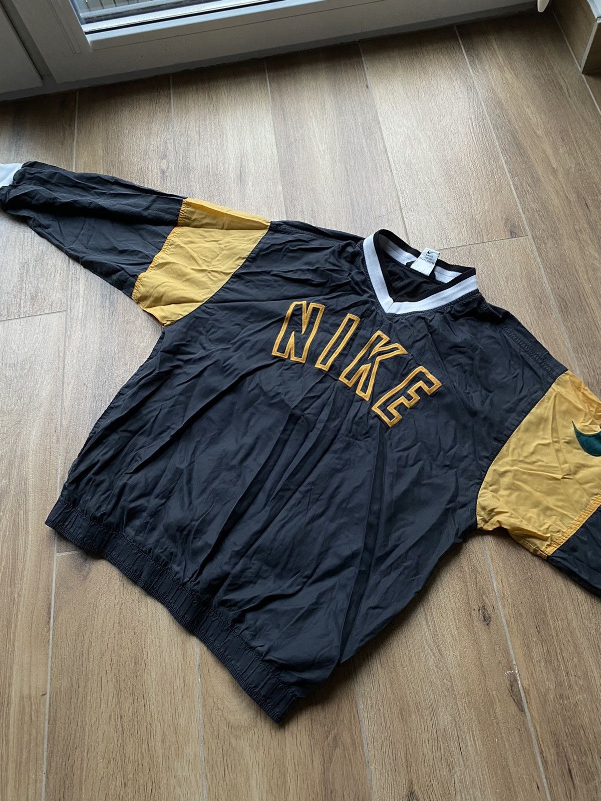 Nike Nike Vintage Sweatshirt Nylon Big Logo Japanese Avant Garde Size US M / EU 48-50 / 2 - 5 Thumbnail