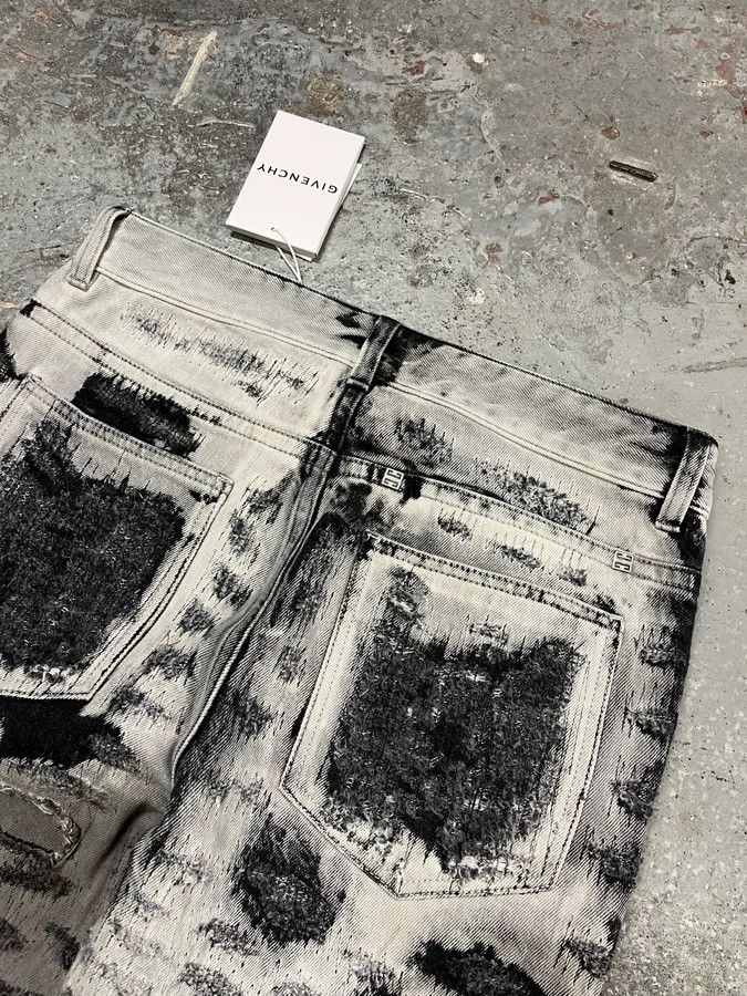 Givenchy × Vintage AW2022 Givenchy Distressed Monochrome Slim Jeans Size US 32 / EU 48 - 5 Thumbnail