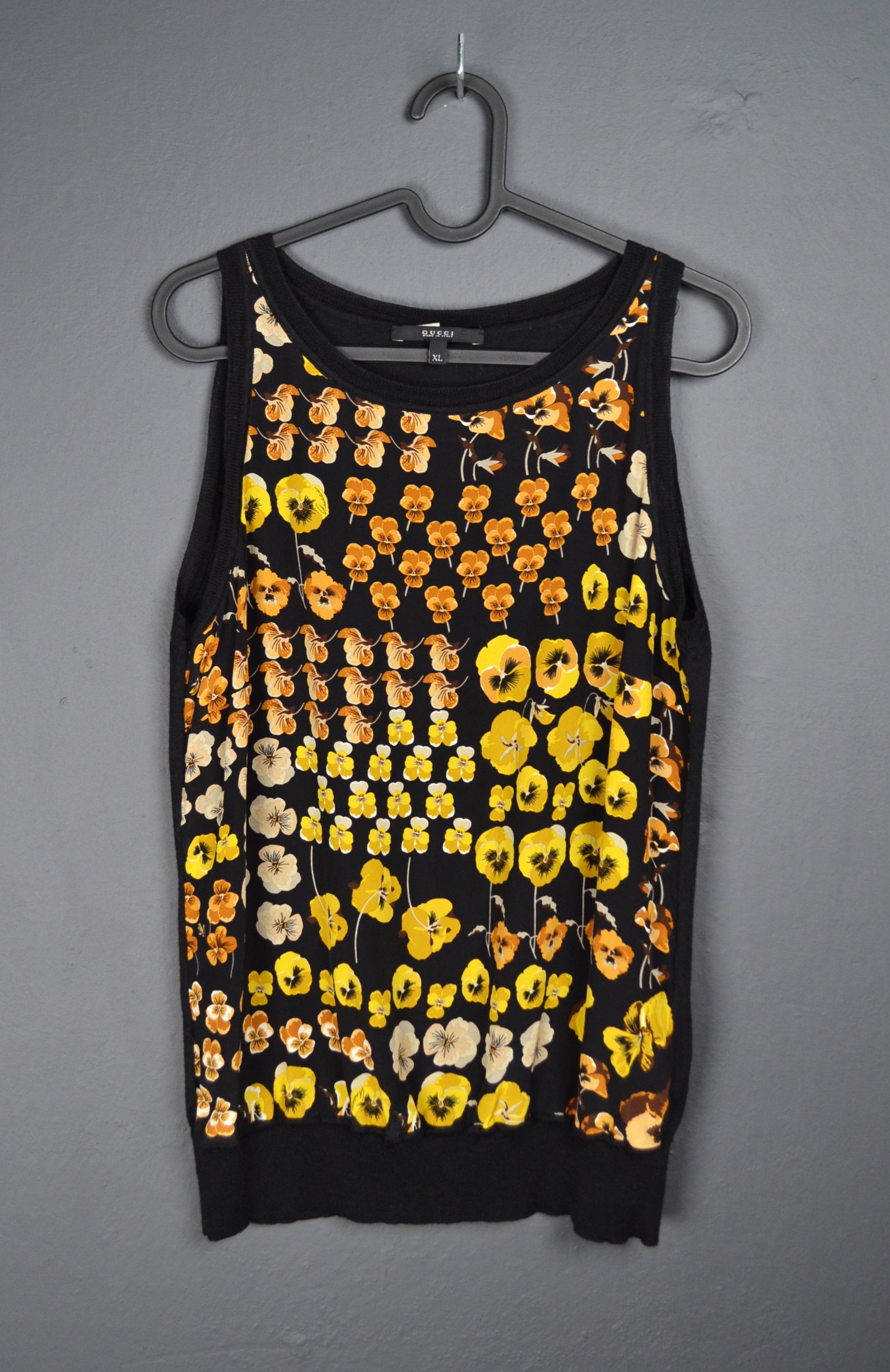 Gucci Gucci Vintage XL size Pansies Silk Cashmere Wool Vest Size XL / US 12-14 / IT 48-50 - 1 Thumbnail