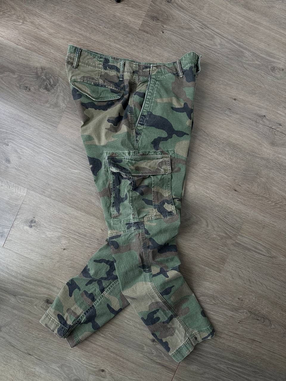 Gap × Japanese Brand × Vintage GAP Camo Cargo Trousers Men’s W31 L30 Vintage Military Style Size US 31 - 10 Thumbnail