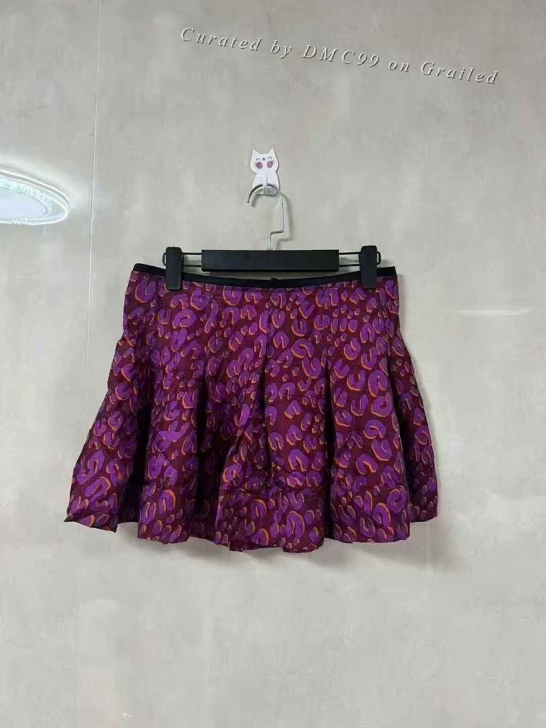 Louis Vuitton Louis Vuitton Mini Skirt Size 38" / US 16 / IT 52 - 1 Thumbnail