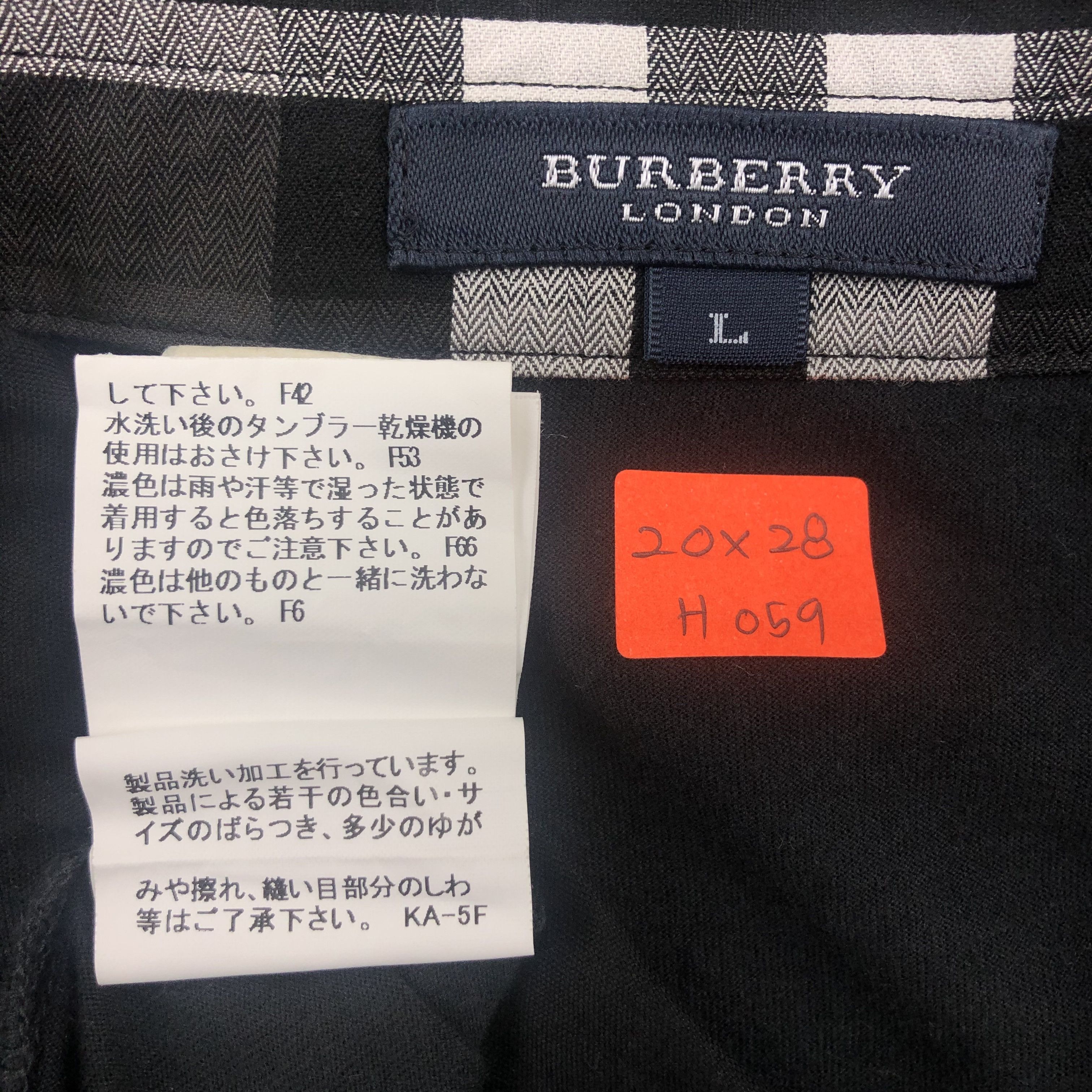Burberry Vintage Burberry London Button Tshirt - H059 Size US M / EU 48-50 / 2 - 5 Thumbnail
