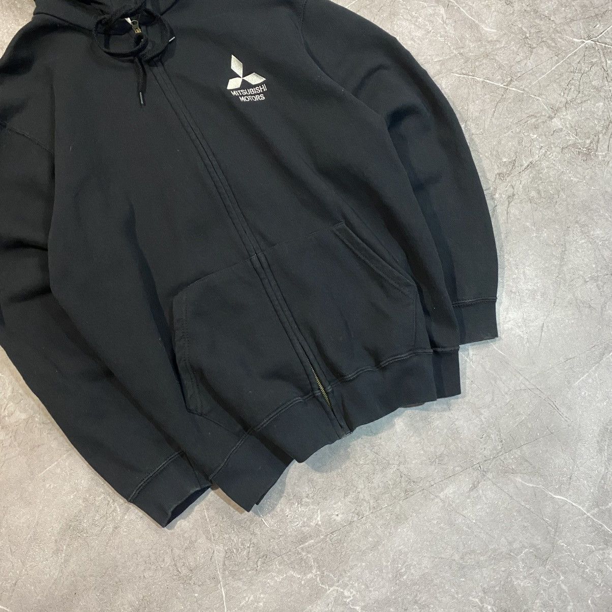 Vintage VINTAGE MITSUBISHI MOTORS ZIP HOODIE BIG LOGO 00s Size US L / EU 52-54 / 3 - 9 Thumbnail
