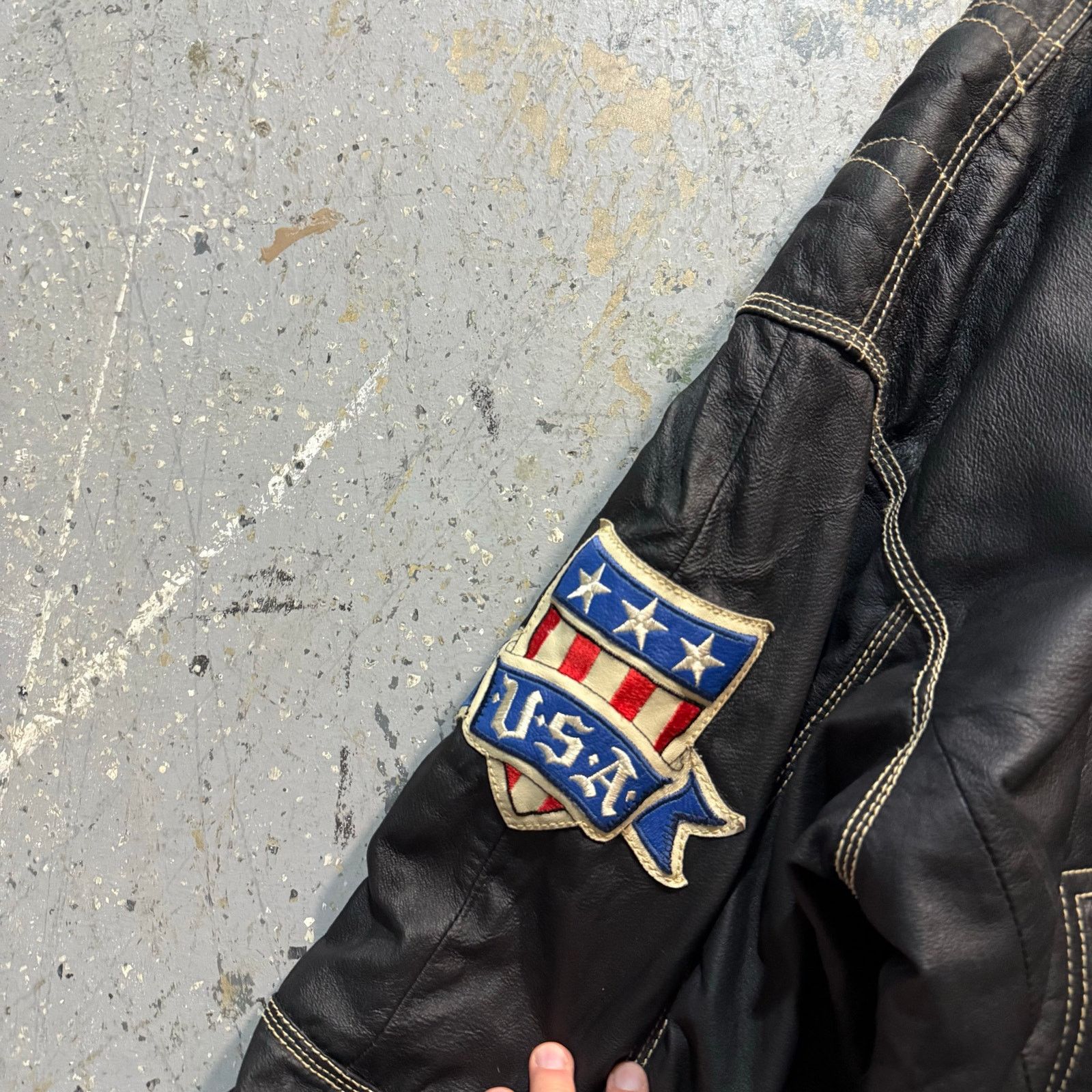 Vintage vtg Michael Hoban Black Leather Bomber Jacket USA Eagle Sz L Size US L / EU 52-54 / 3 - 4 Thumbnail