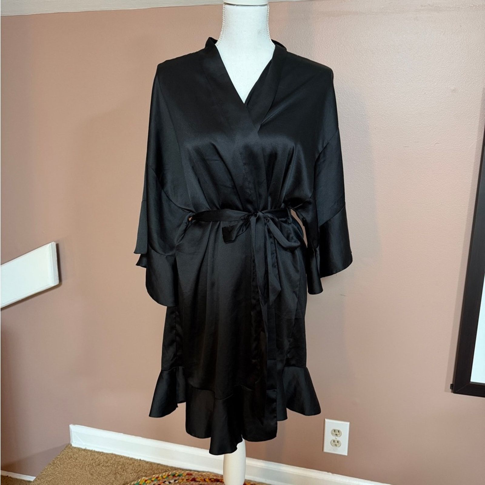 Victoria's Secret Victoria's Secret Black Satin Robe Size ONE SIZE - 1 Thumbnail