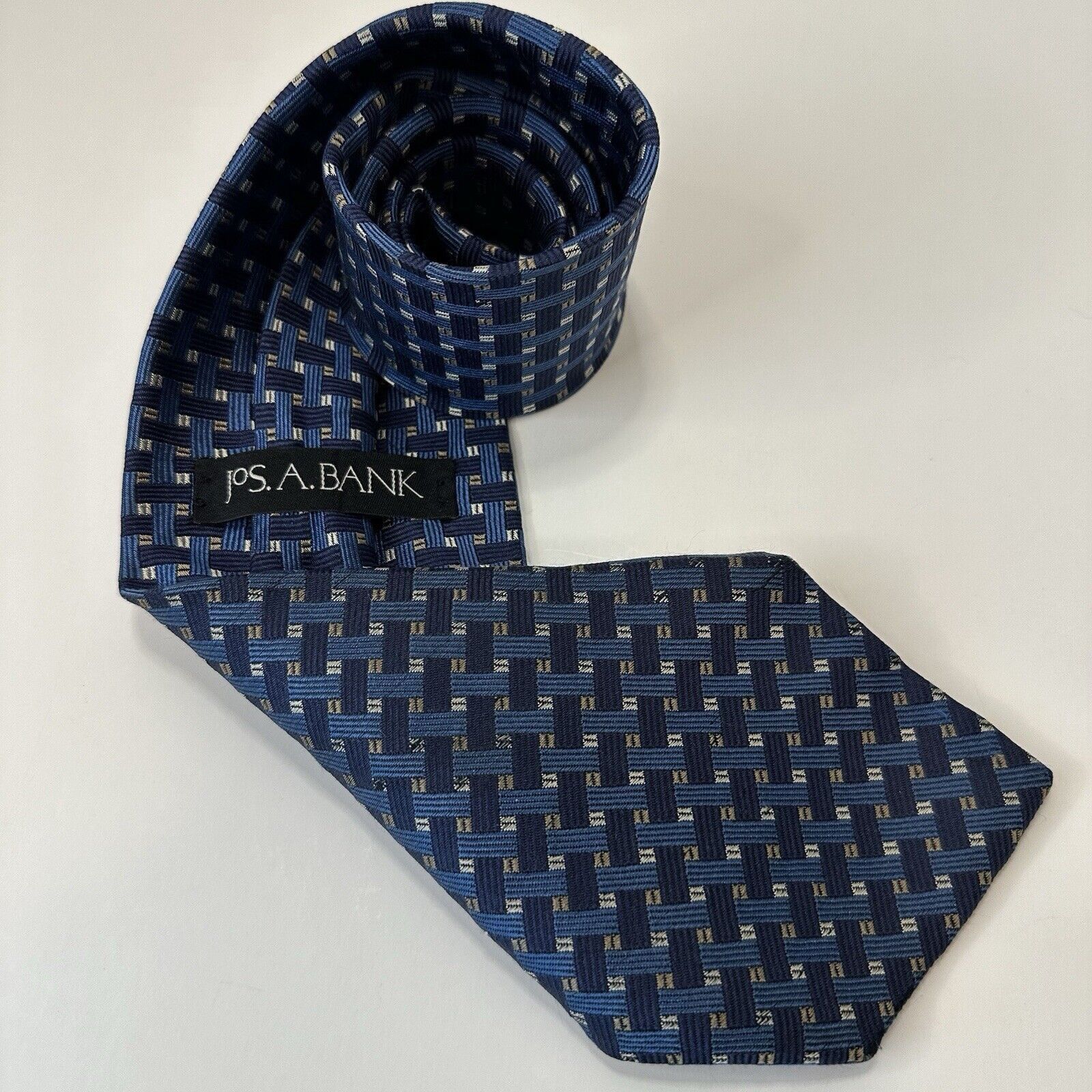 Jos. A. Bank Jos A. Bank, Collection Men's Neck Tie Blue w/Grays Silk USA Size ONE SIZE - 2 Thumbnail