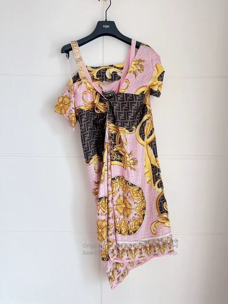Fendi Fendi Exquisite Dress, 100% Mulberry Silk Size XS / US 0-2 / IT 36-38 - 2 Thumbnail
