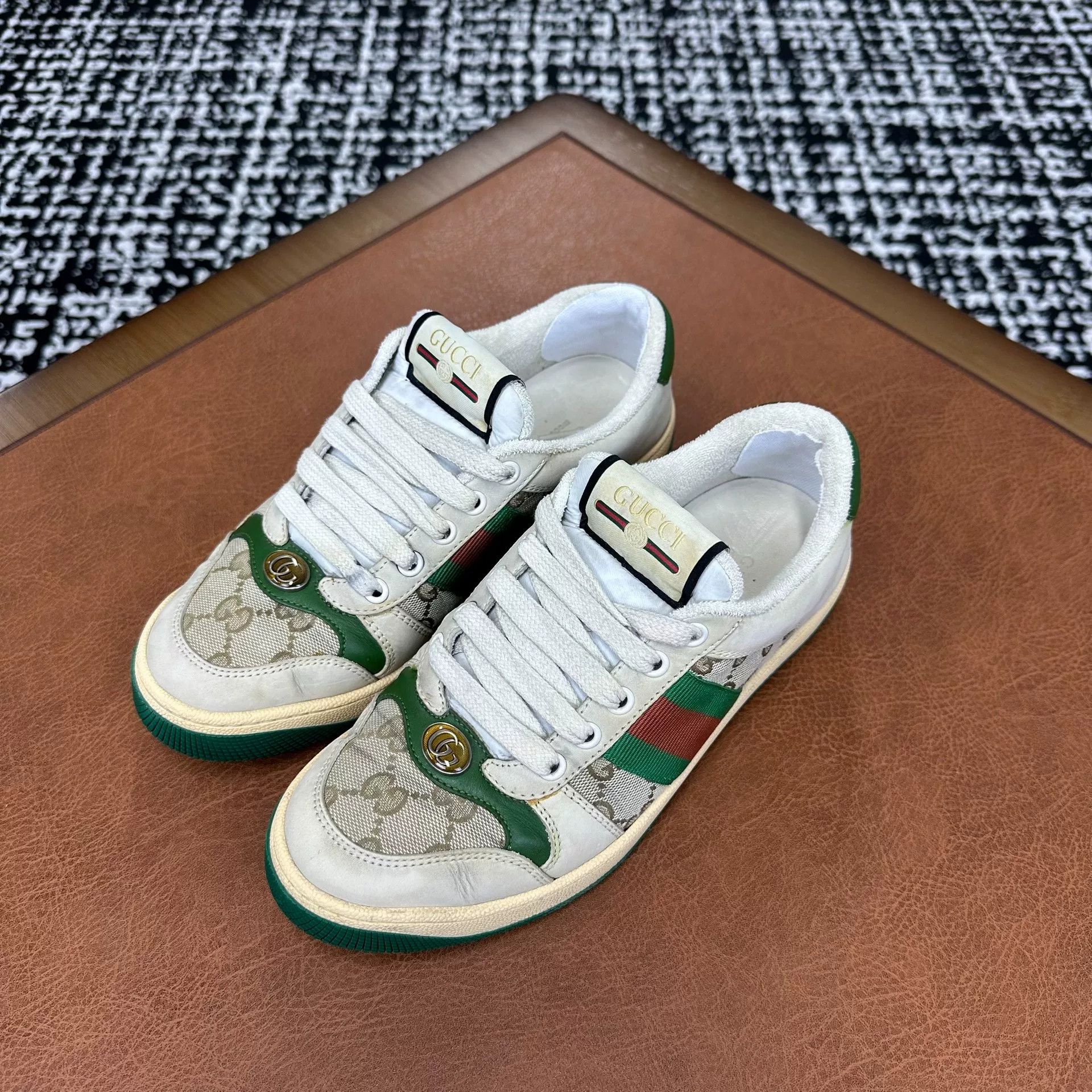 Gucci Gucci Green Lowtop Sneakers it_36-5 Women Size US 6.5 / IT 36.5 - 1 Thumbnail