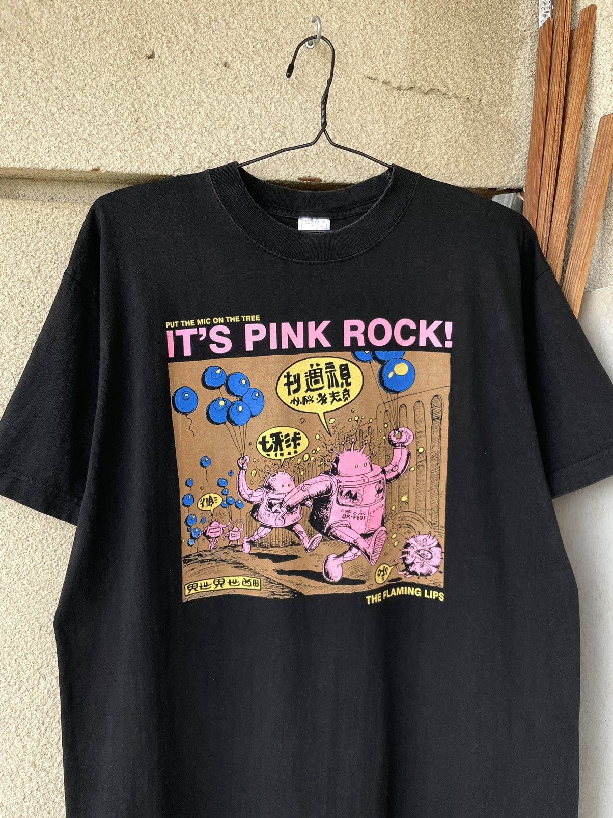 Band Tees Vintage The Flaming Lips Yoshimi Battles Pink Robots T-Shirt Size US L / EU 52-54 / 3 - 3 Thumbnail