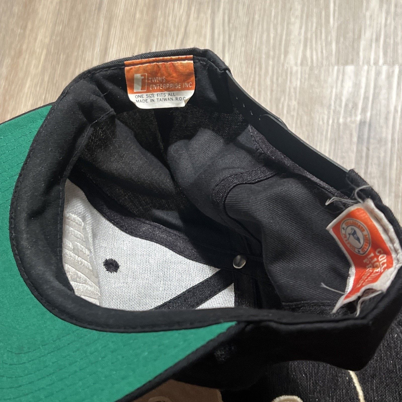The Unbranded Brand Vtg Harvard Hat Snapback Black Spell Out 90s Hip Hop Prep Size US L / EU 52-54 / 3 - 4 Thumbnail