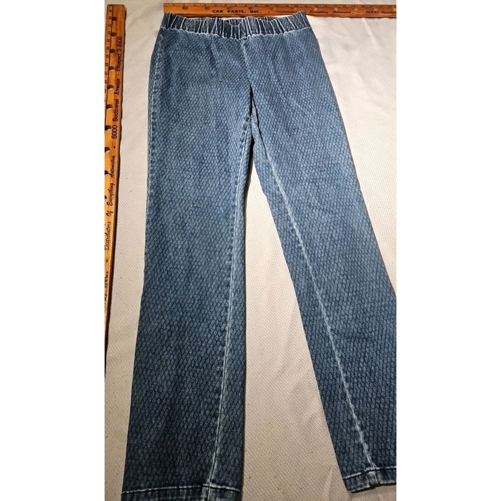 Soft Surroundings Soft Surroundings Pants Womens Small Blue Diamond Textured Snake Print Pull On Jegging Capris Size 28" / US 6 / IT 42 - 4 Thumbnail