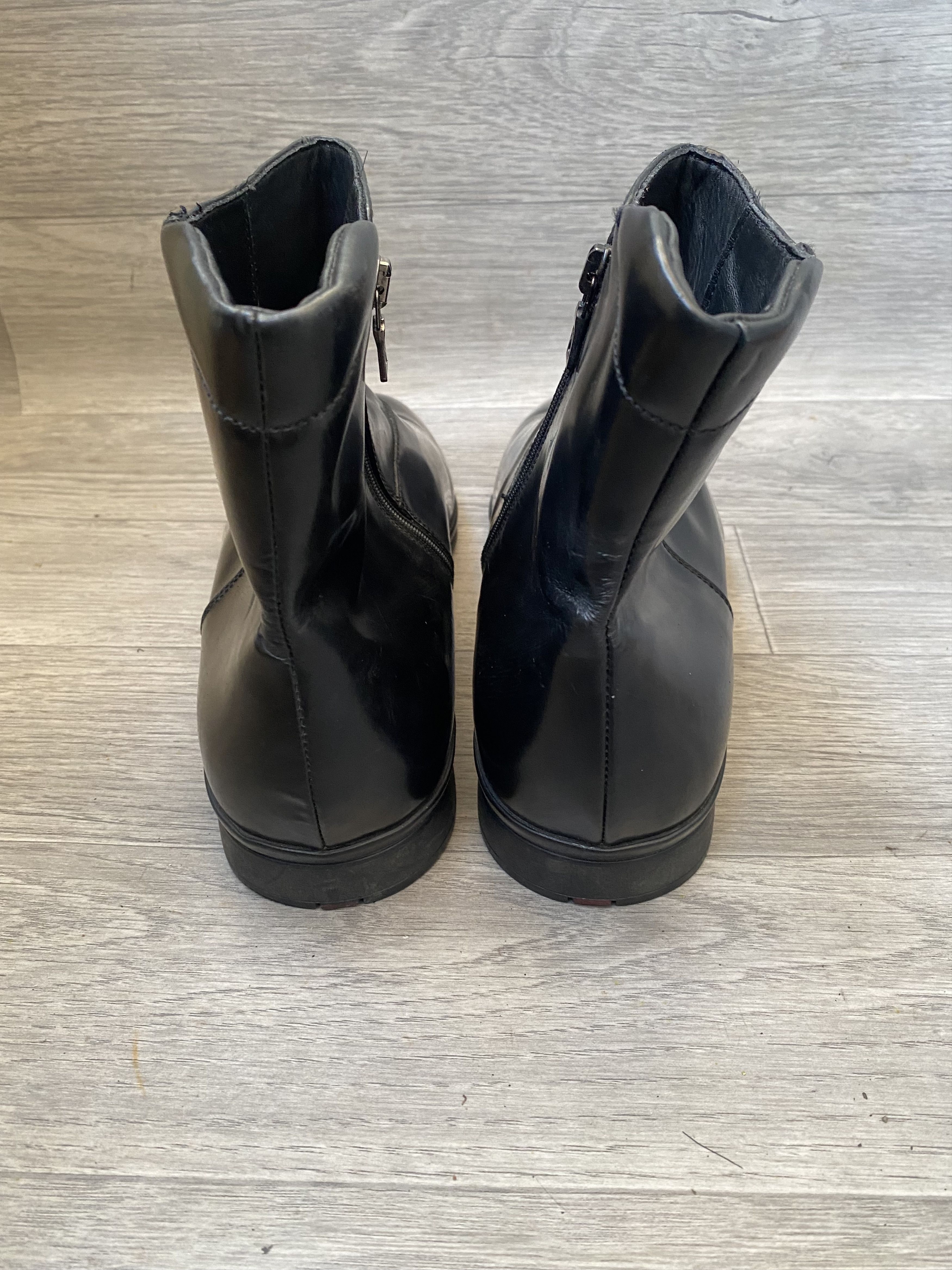Prada Prada chelsea black patent leather boots sz 41 Size US 8 / EU 41 - 6 Thumbnail