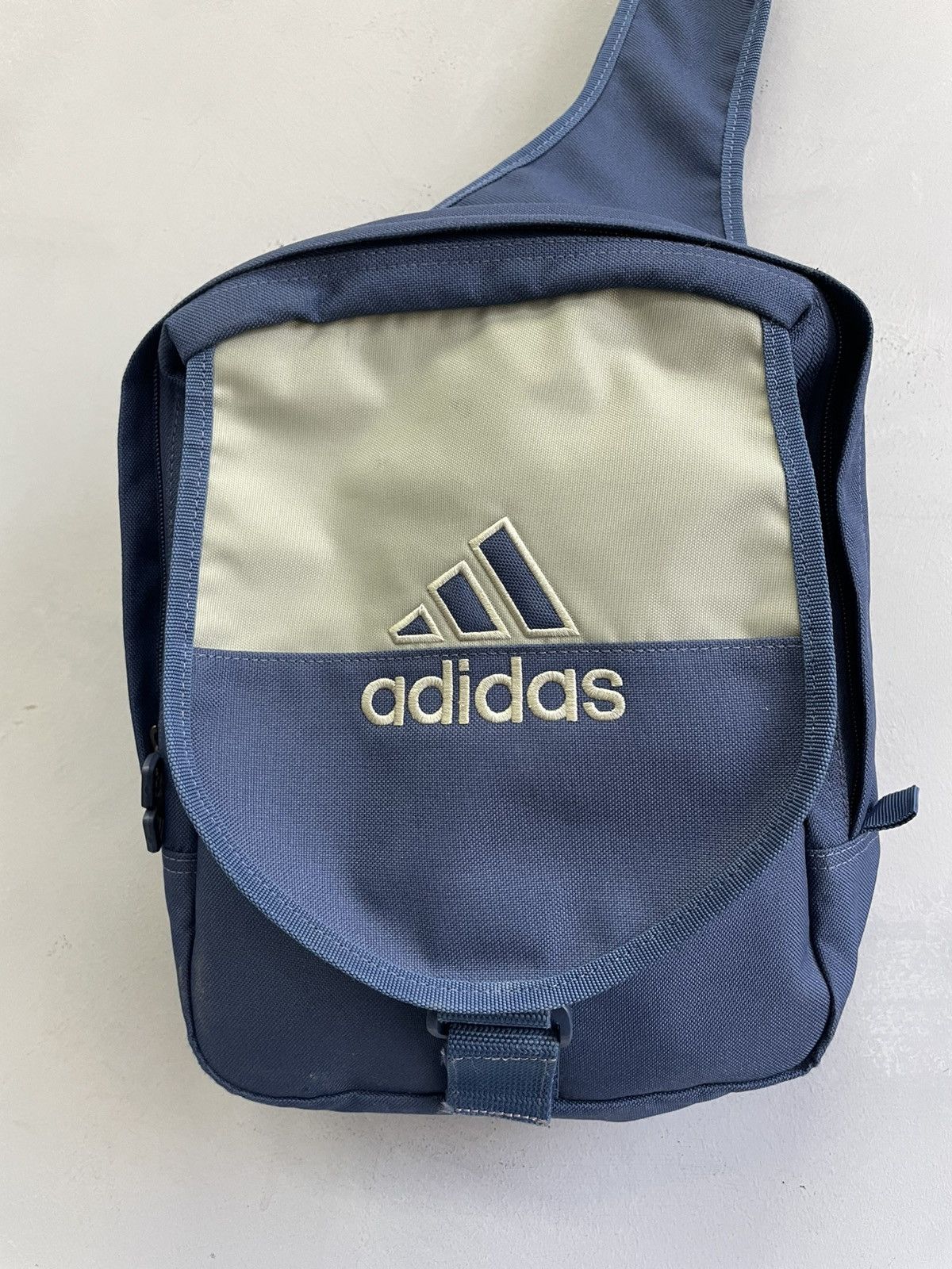 Adidas Adidas y2k sling bag oakley style retro vibe Size ONE SIZE - 2 Thumbnail