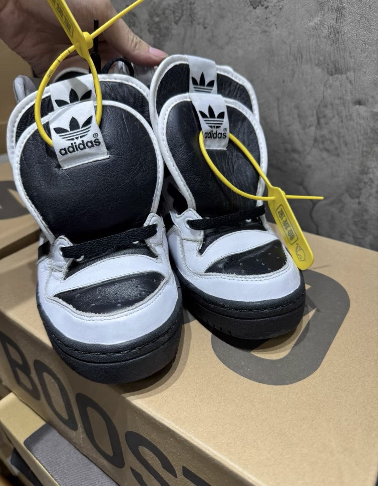 Adidas Adidas x Jeremy Scott Triple Tongue Panda K37 Size US 8.5 / EU 41-42 - 3 Thumbnail
