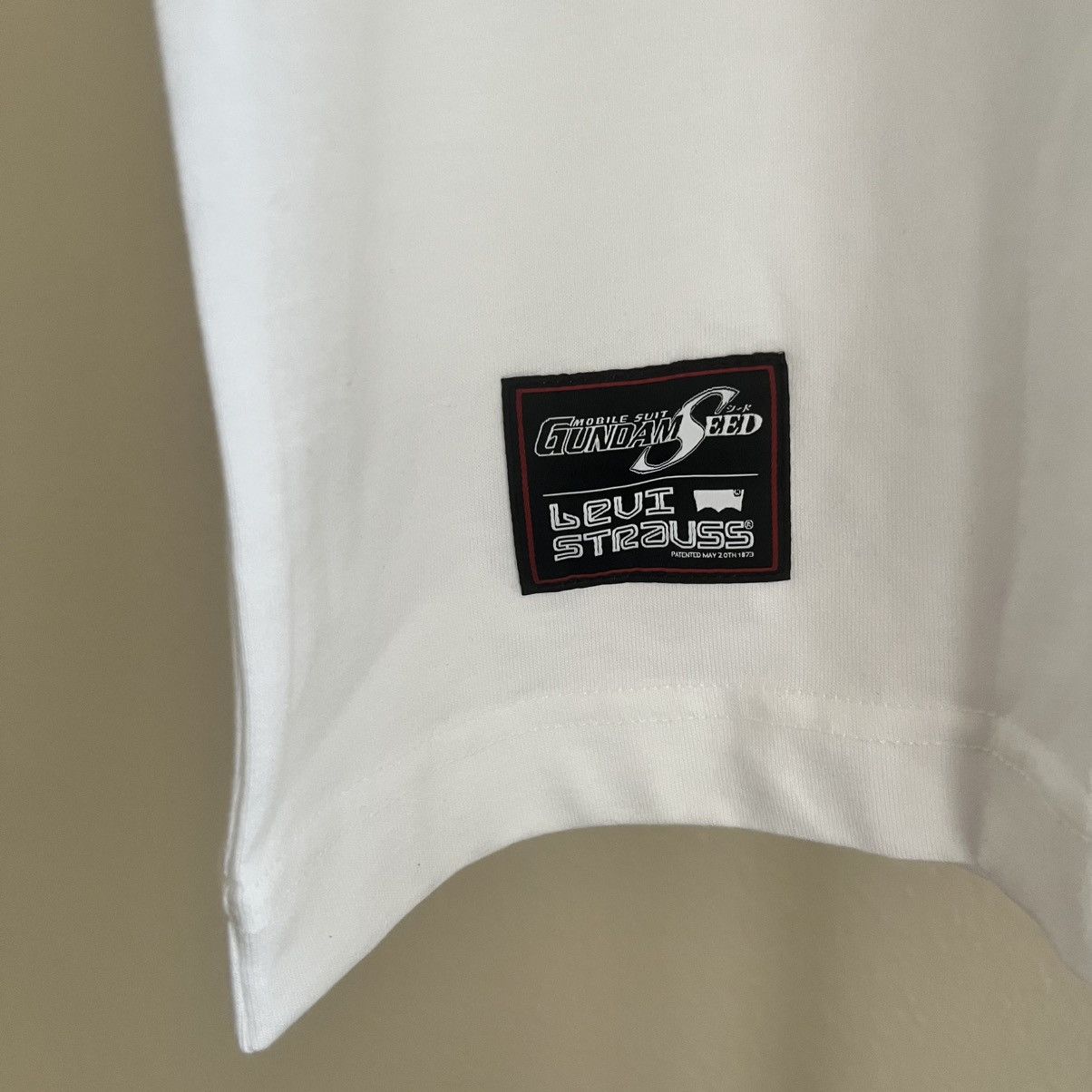Levi's LEVI'S X GUNDAM SEED BOXY TEE Size L NWT Size US L / EU 52-54 / 3 - 5 Thumbnail