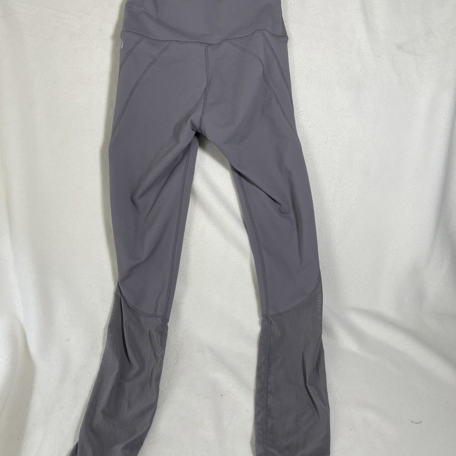 Fabletics Fabletics Women’s XXS Mid-Rise Mesh Powerhold Capri Leggings Size 24" / US 00 / IT 34 - 5 Thumbnail