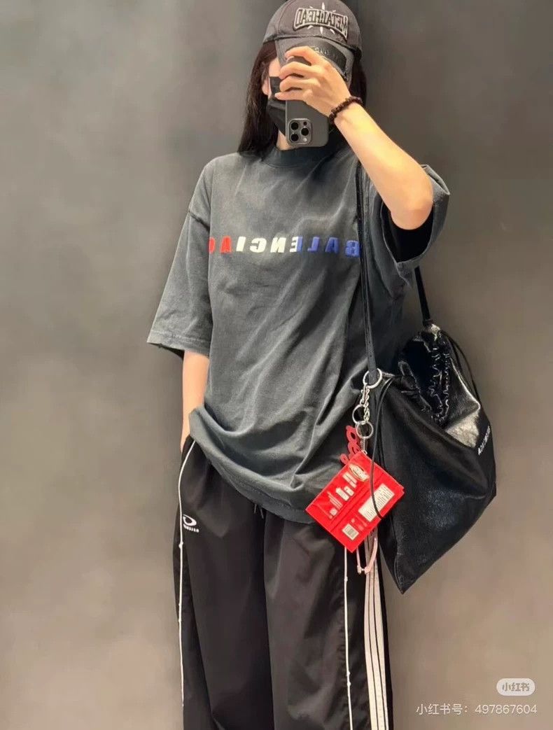 Balenciaga Balenciaga Gradient Embroidered Letter Short Sleeve Hole T Size US XS / EU 42 / 0 - 6 Thumbnail