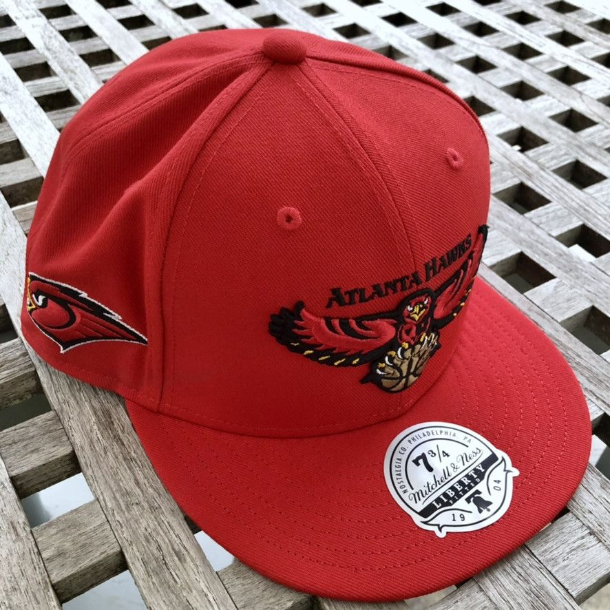 Mitchell & Ness Atlanta Hawks 90s Retro Logo Patch NBA HWC Fitted Hat 7 3/4 Size ONE SIZE - 1 Thumbnail