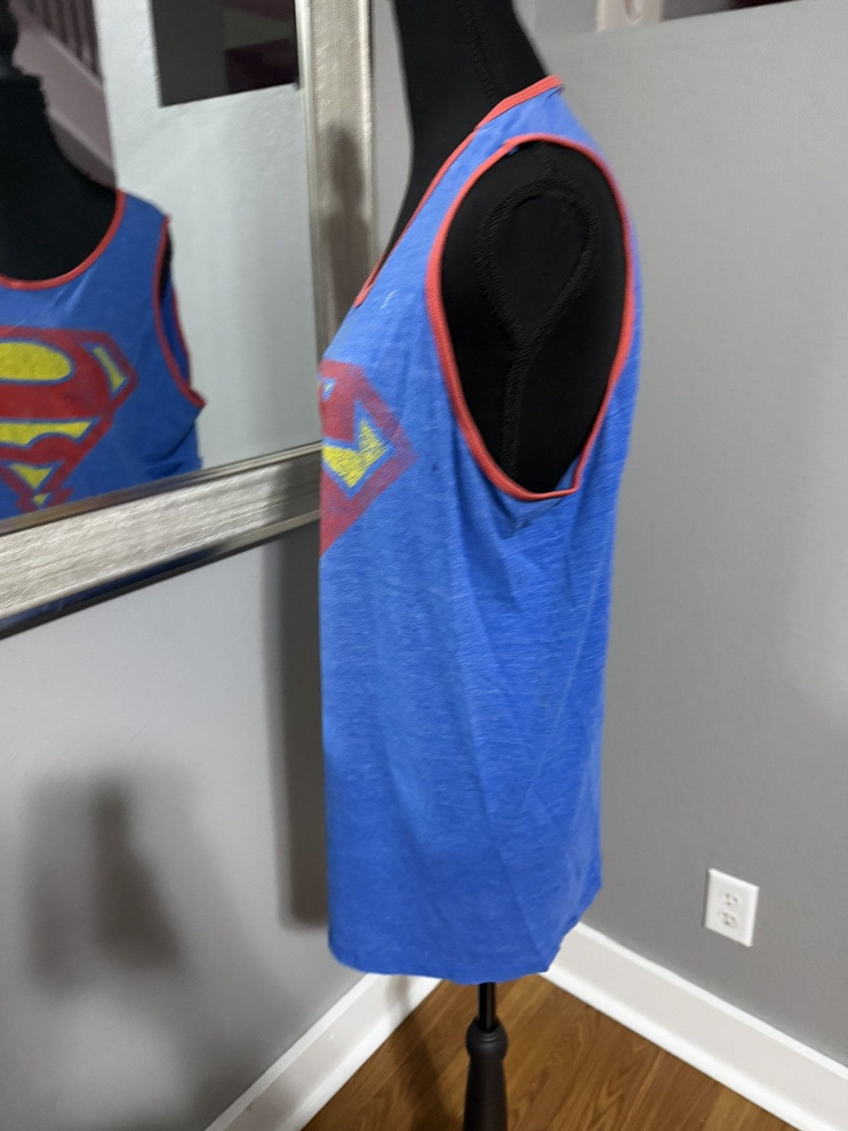 DC Comics DC Comics Superman logo tank top blue size XL. Size US XL / EU 56 / 4 - 4 Thumbnail