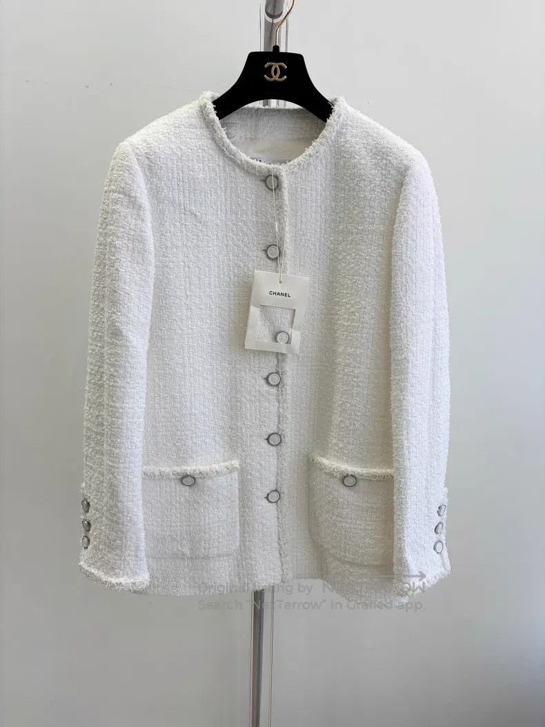 Chanel Chanel White tweed two-pocket rolled-edge coat Size XS / US 0-2 / IT 36-38 - 1 Thumbnail